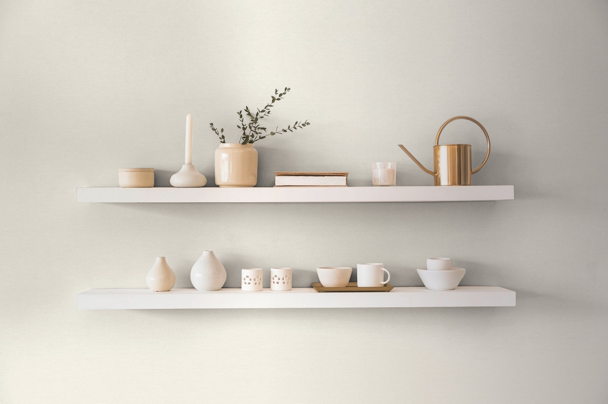 High-quality wallpaper from the Pintwalls III collection in white 