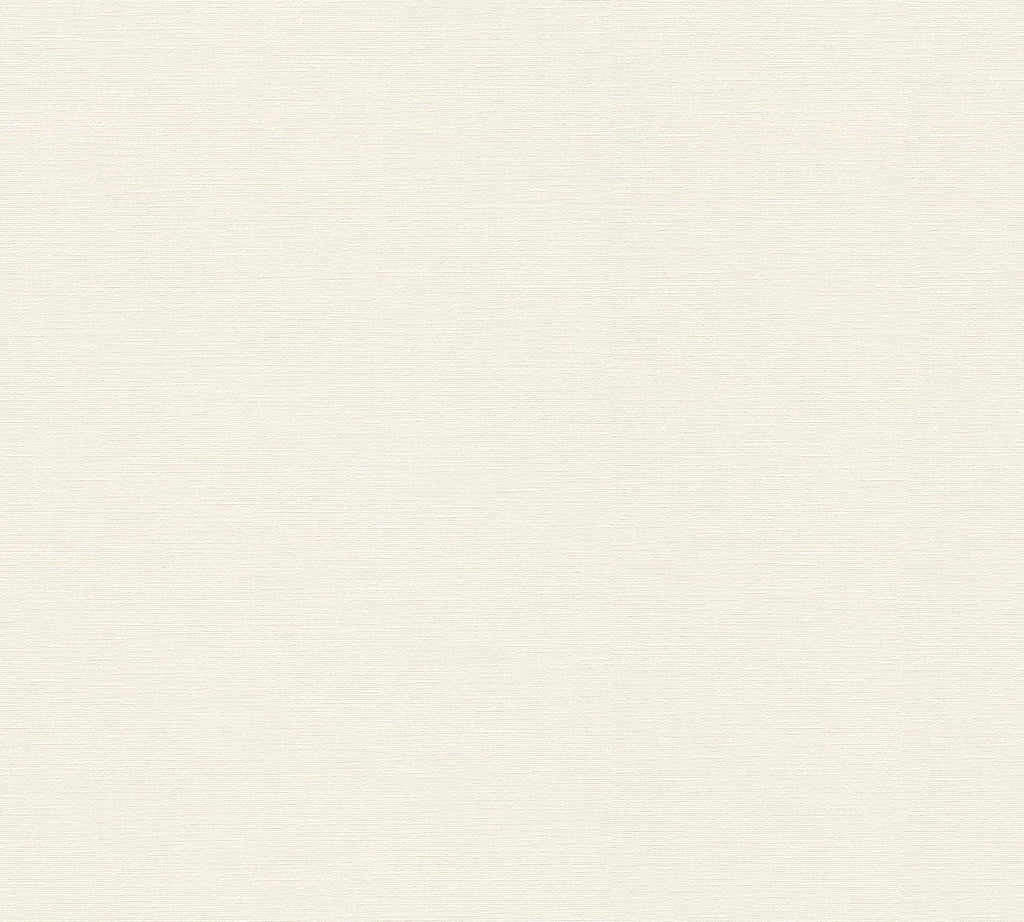 High-quality wallpaper from the Pintwalls III collection in white 