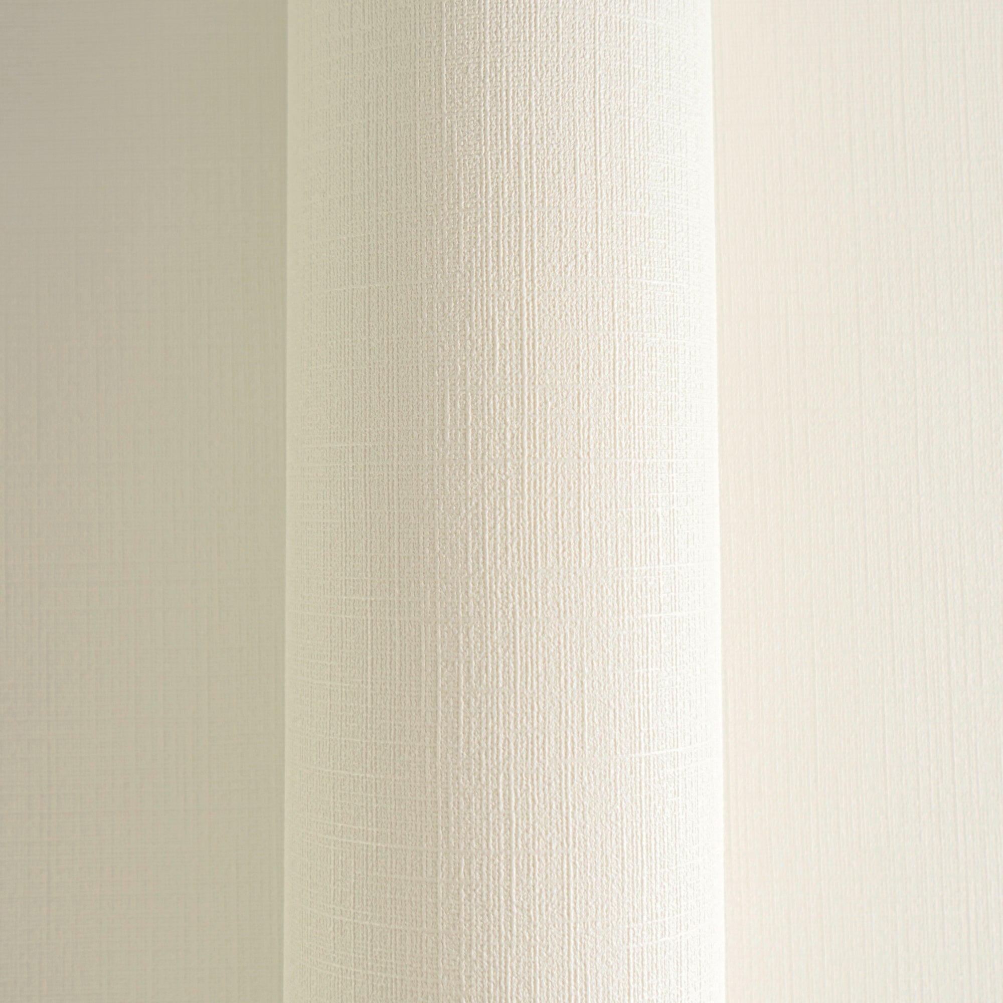 High-quality wallpaper from the Pintwalls III collection in white 