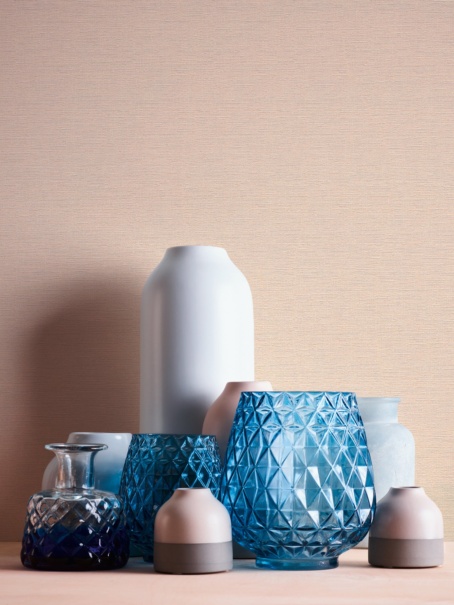 High-quality wallpaper from the Pintwalls III collection in beige 