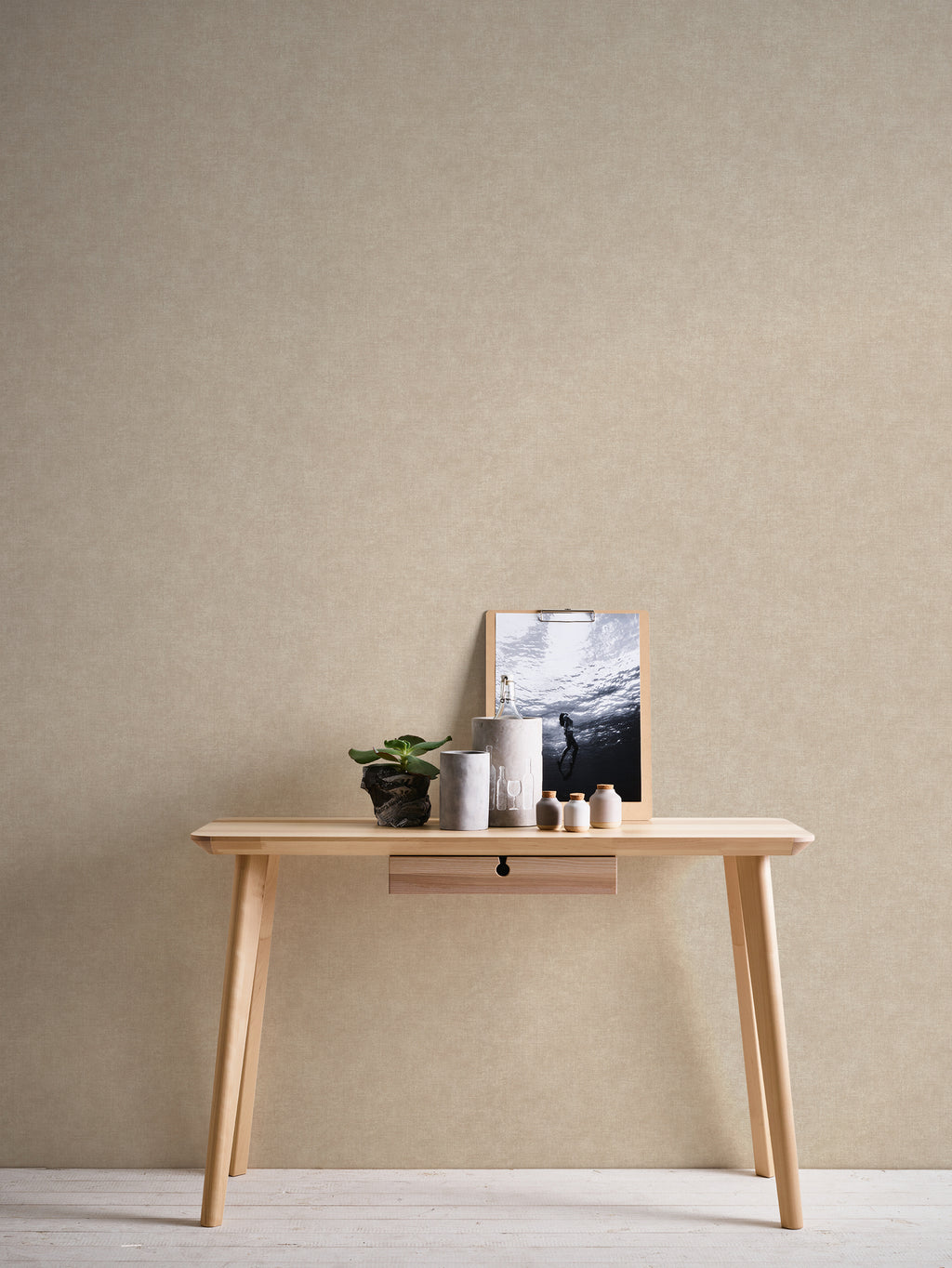 Hochwertige  Tapete aus der Kollektion Metropolitan Stories Hot Spots in Braun