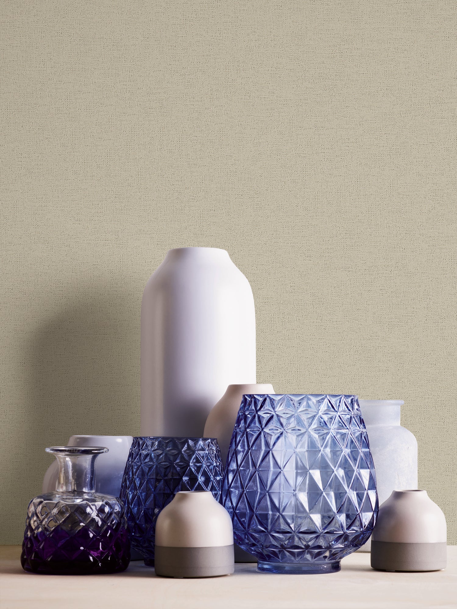 High-quality wallpaper from the Anna D'Andrea collection in beige 