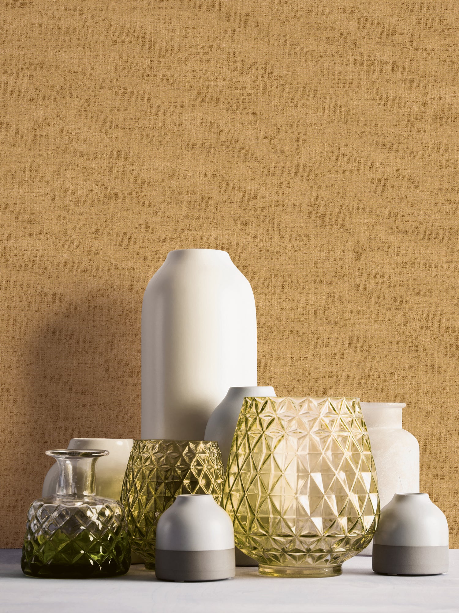 High-quality wallpaper from the Pintwalls III collection in yellow 