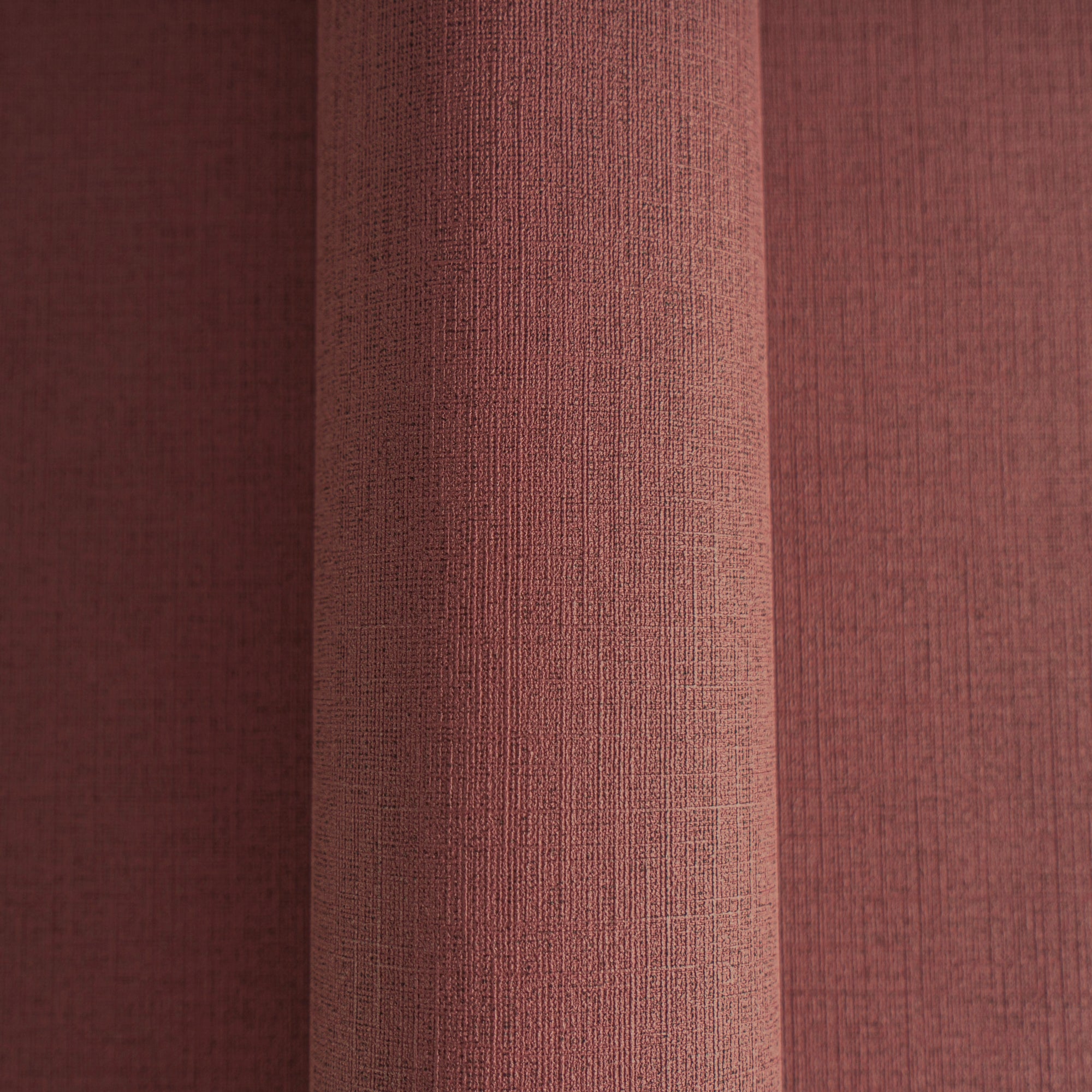 High-quality wallpaper from the Pintwalls III collection in purple 