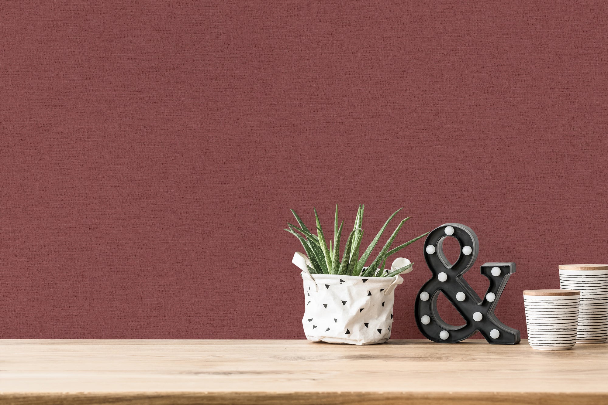 High-quality wallpaper from the Pintwalls III collection in purple 