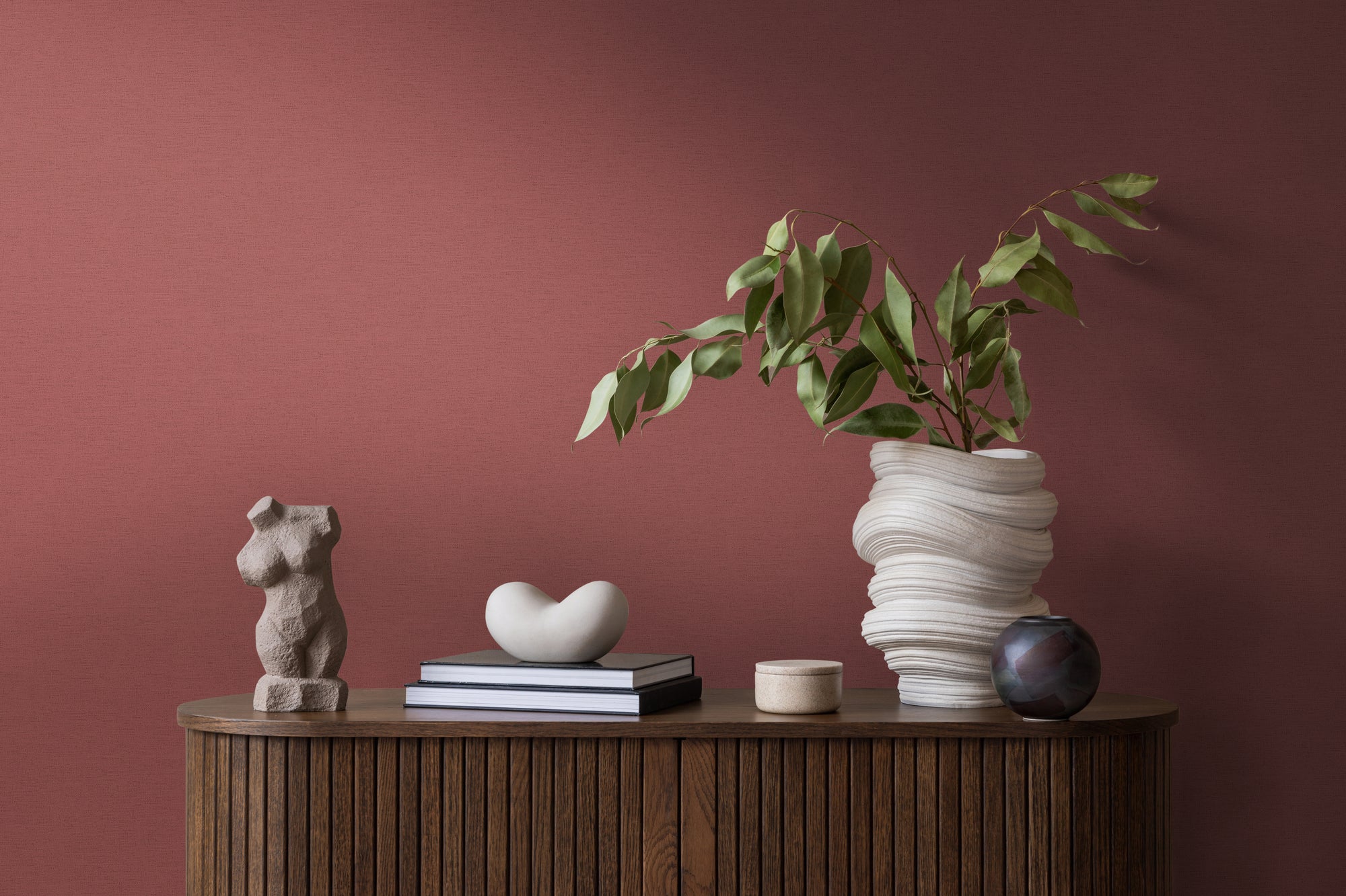 High-quality wallpaper from the Pintwalls III collection in purple 