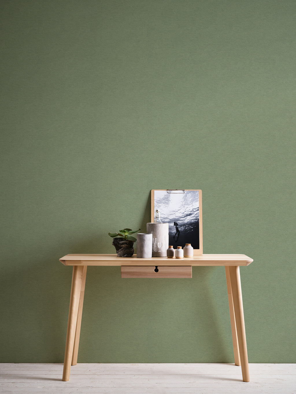 High-quality wallpaper from the Pintwalls III collection in green 