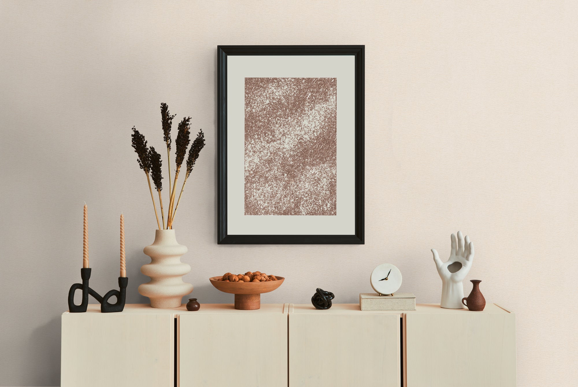 High-quality wallpaper from the plain wallpaper collection in beige. 