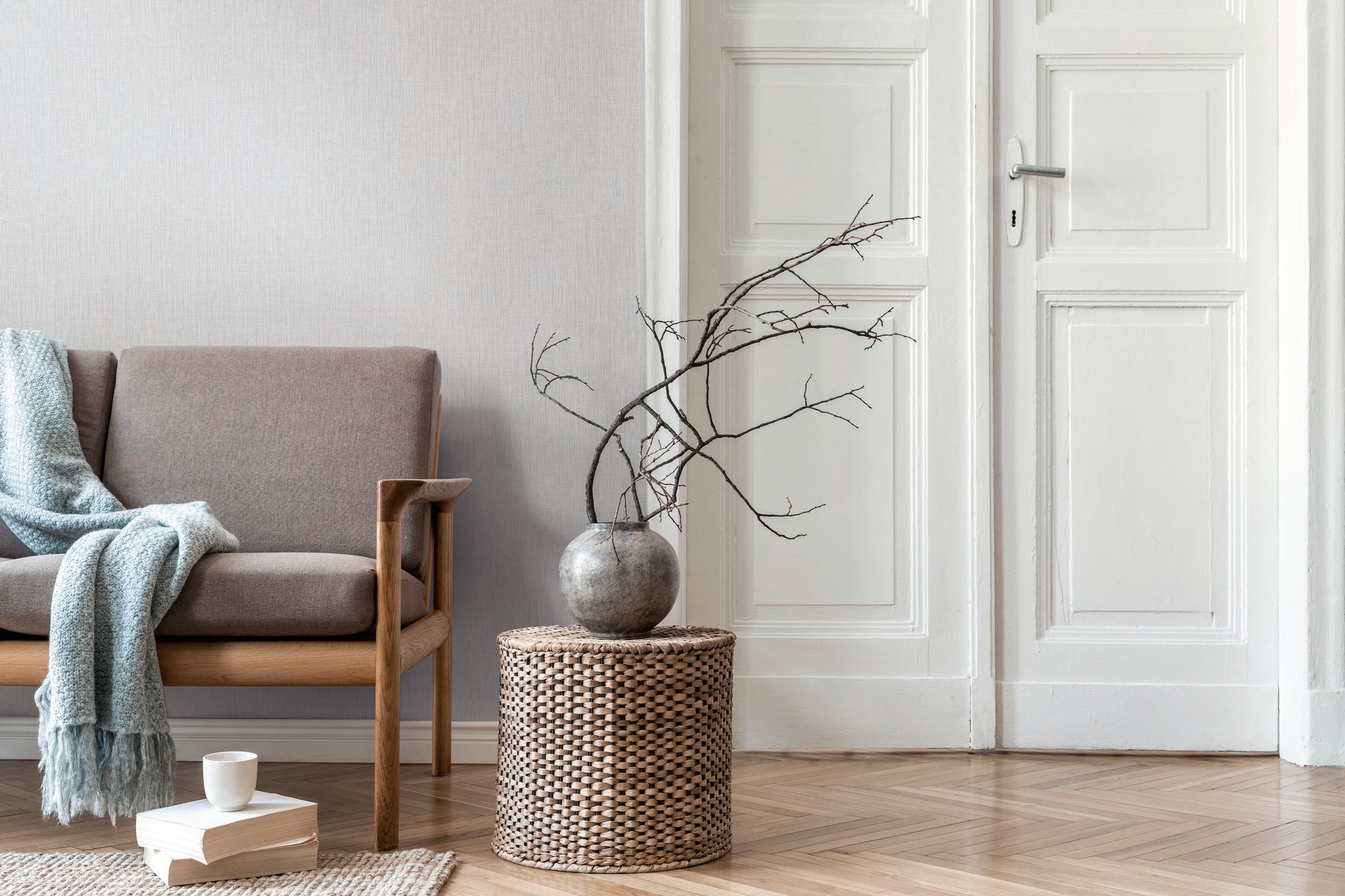 High-quality wallpaper from the Daniel Hechter 7 collection in grey. 