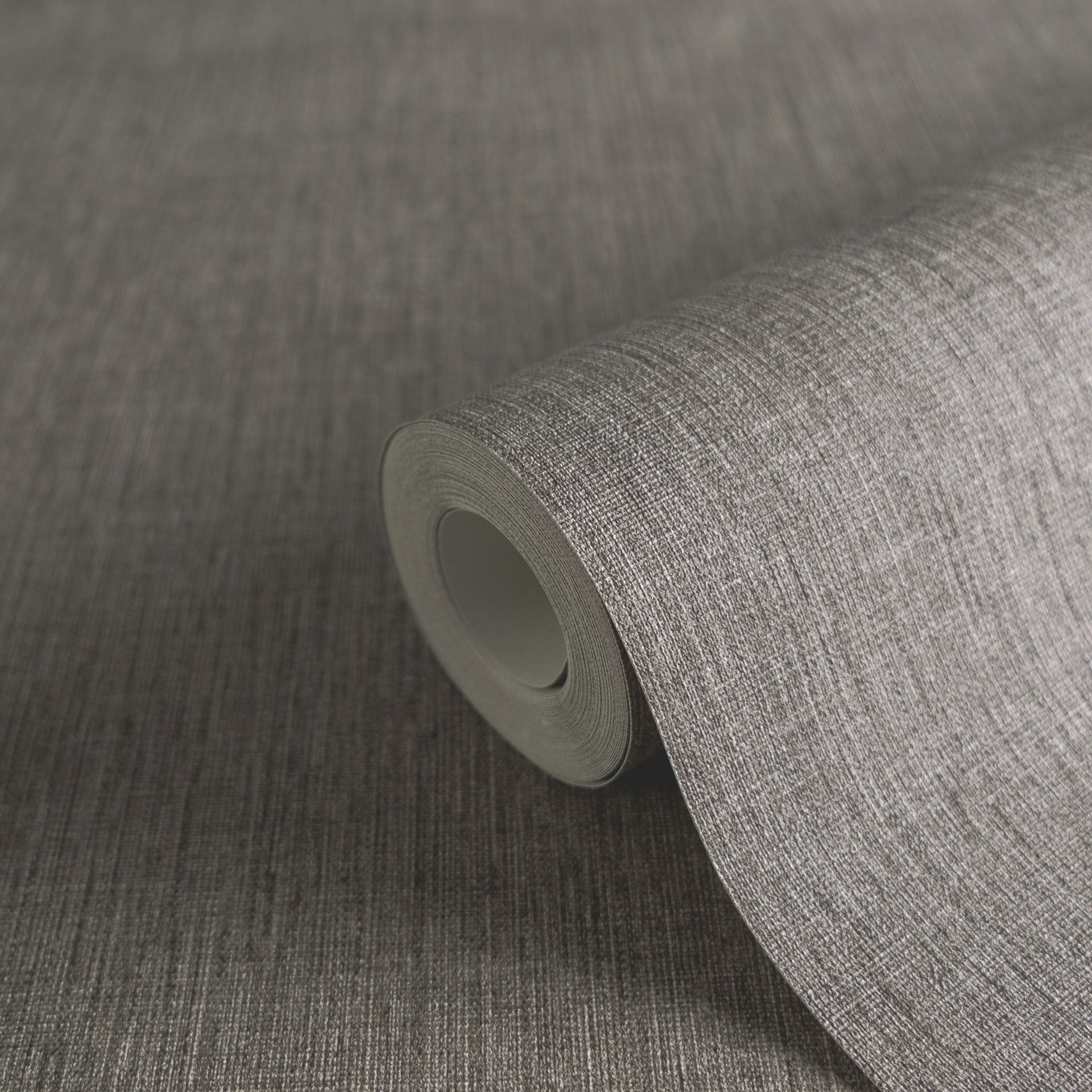 High-quality wallpaper from the Daniel Hechter 7 collection in brown. 