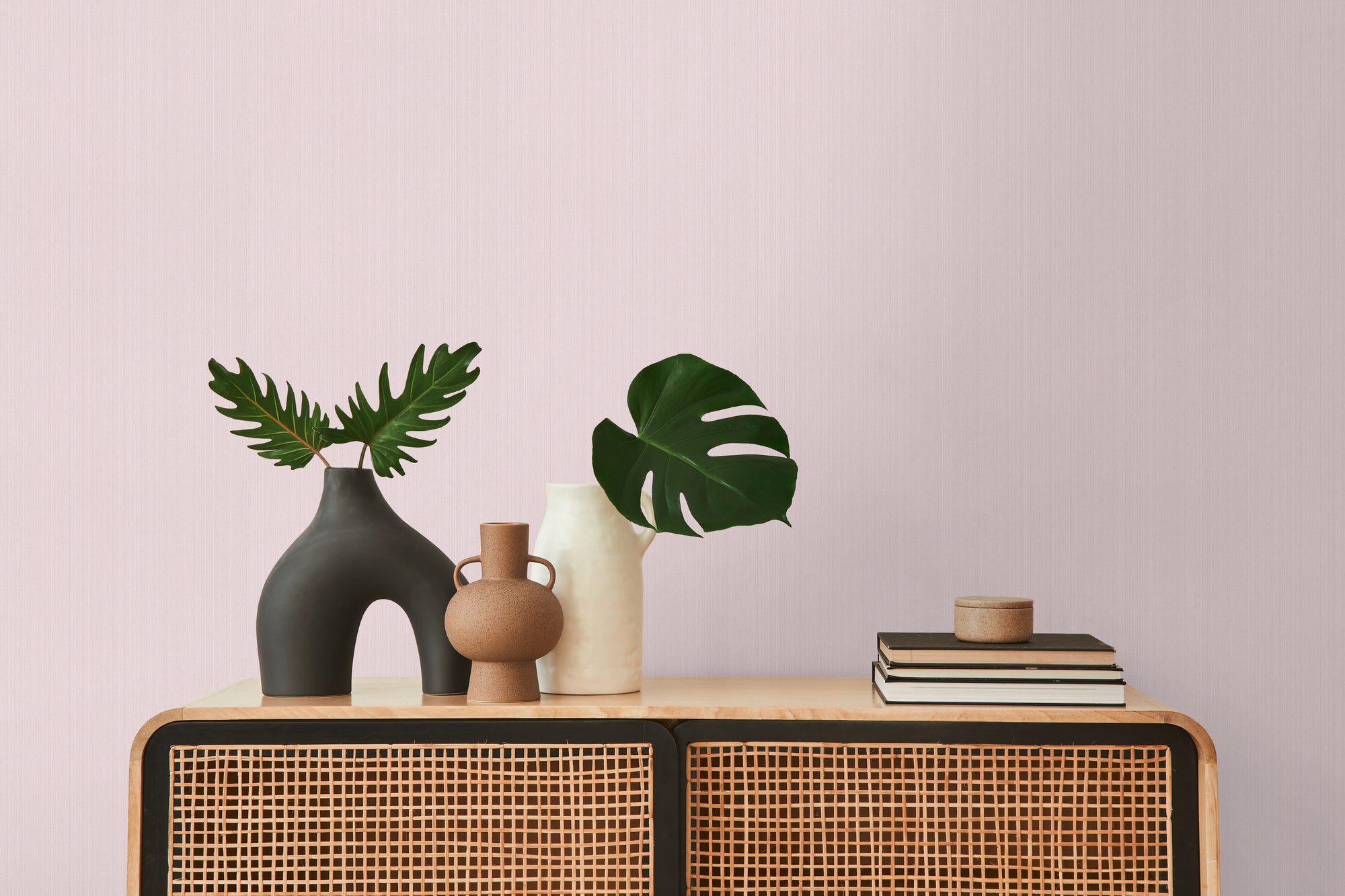 High-quality wallpaper from THE BoS collection in pink 