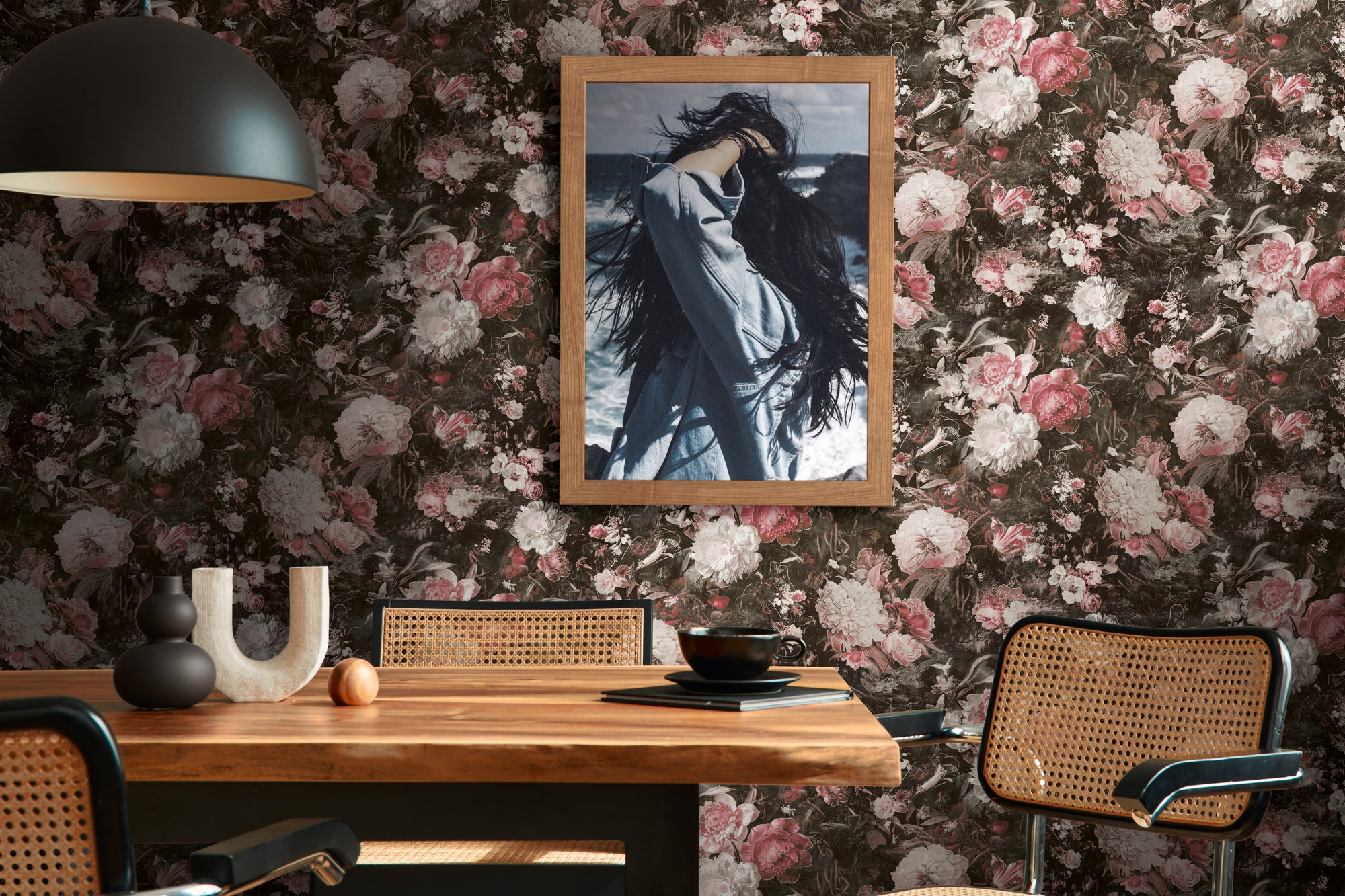 High-Quality Non-Woven Wallpaper Black Floral