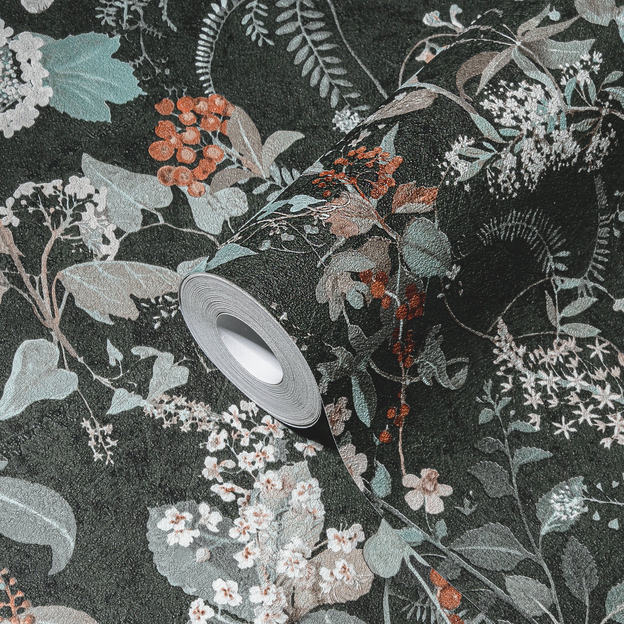 High-Quality Non-Woven Wallpaper Black Jungle