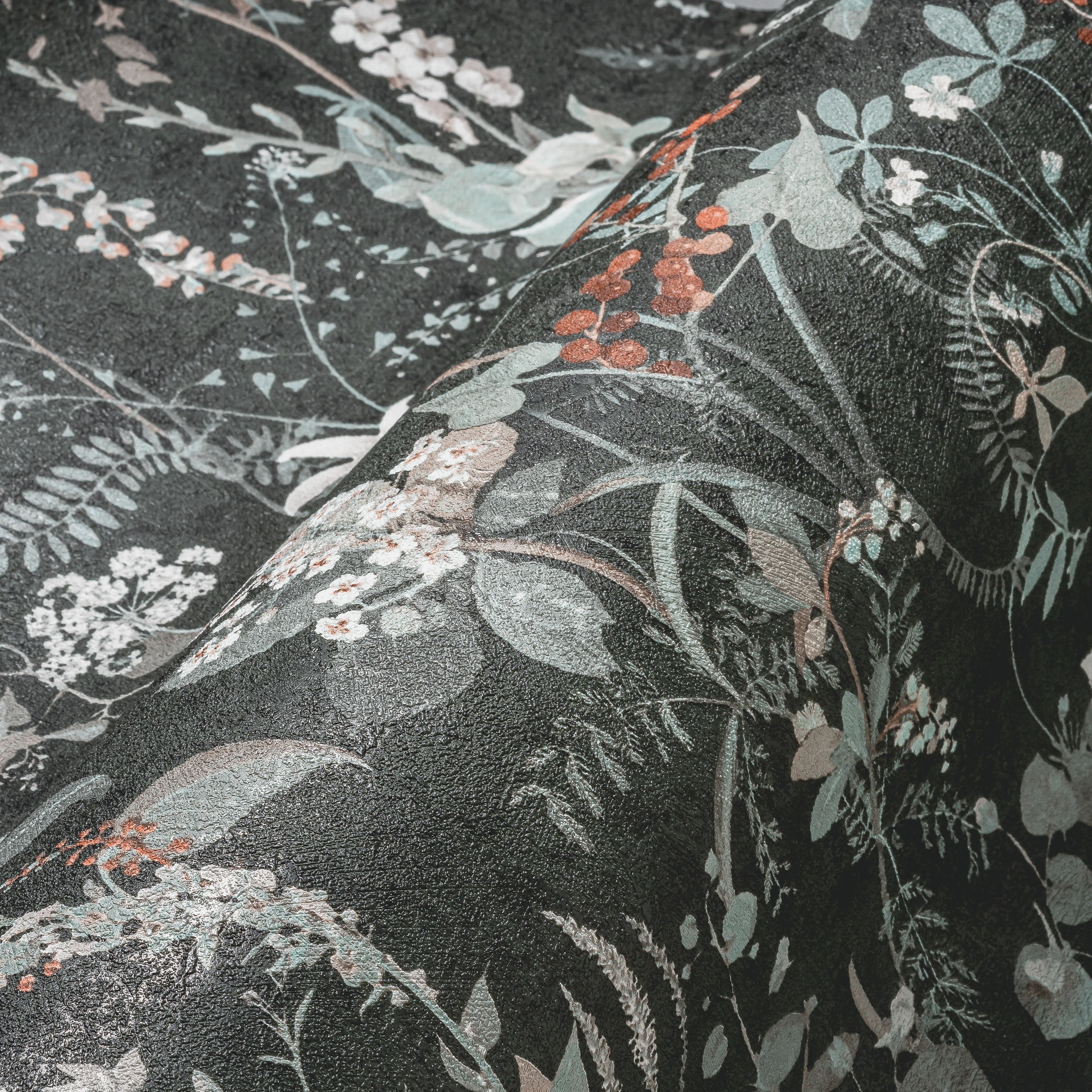 High-Quality Non-Woven Wallpaper Black Jungle
