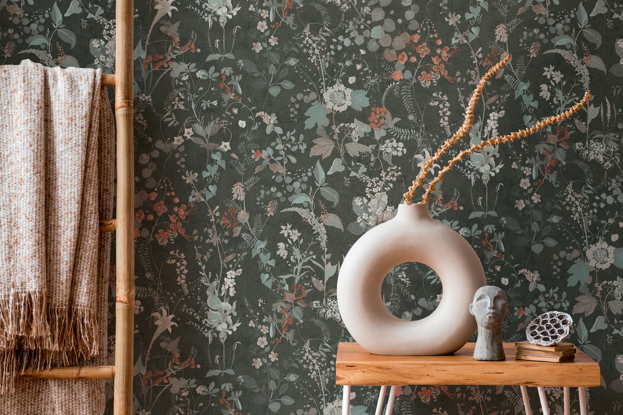 High-Quality Non-Woven Wallpaper Black Jungle