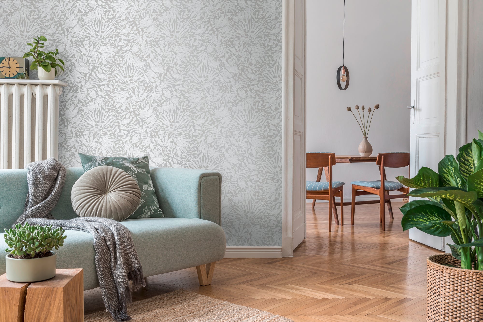 High-quality wallpaper from THE BoS collection in grey 