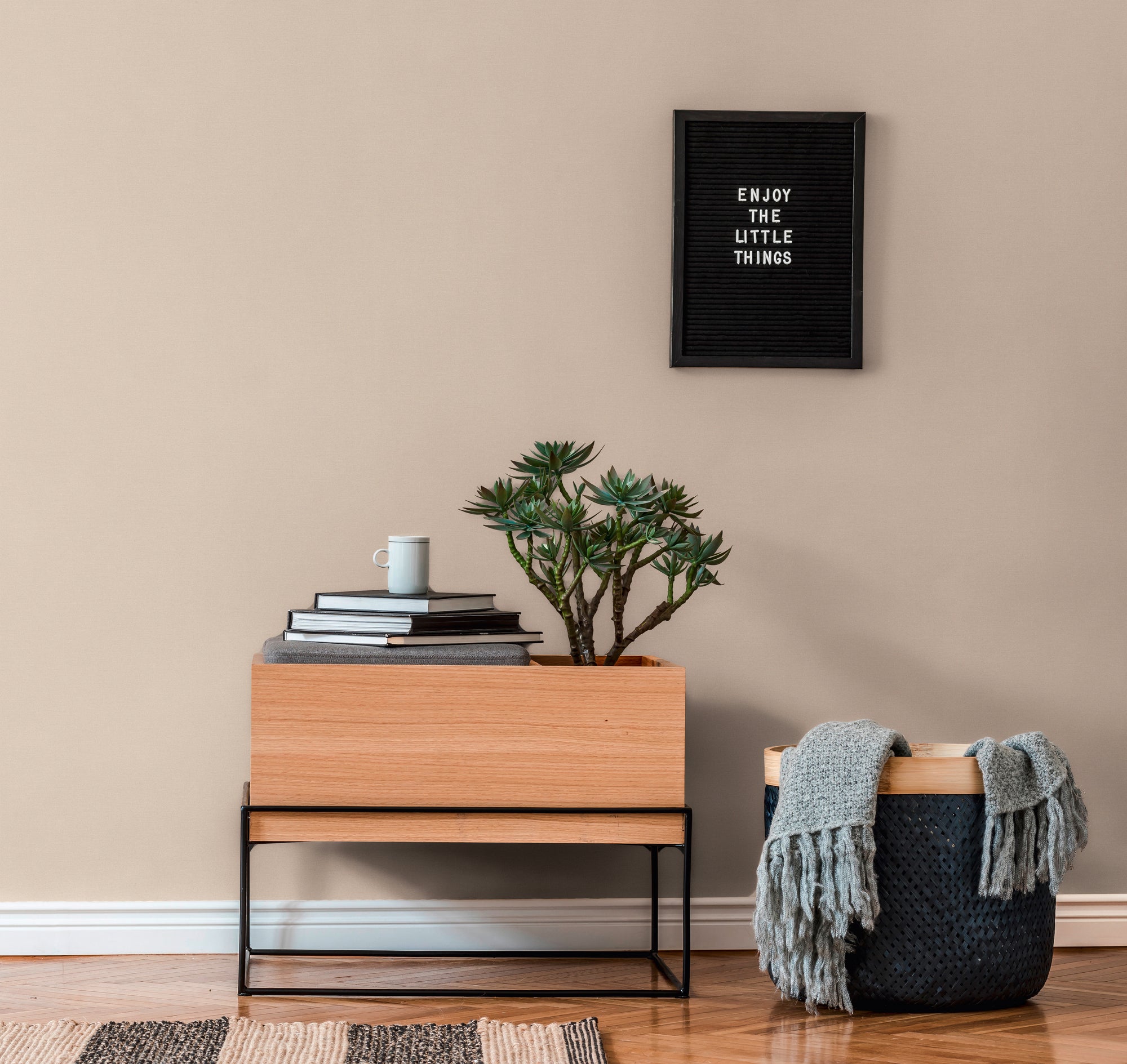 High-quality wallpaper from the PintWalls II collection in grey 