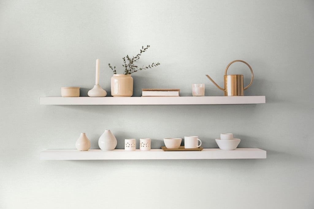 High-quality wallpaper from the Pintwalls III collection in white 