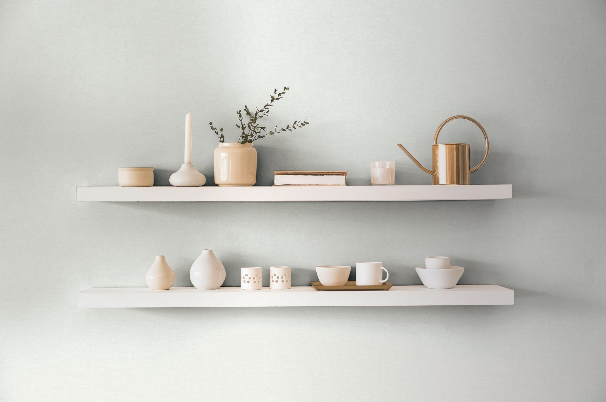 High-quality wallpaper from the Pintwalls III collection in white 