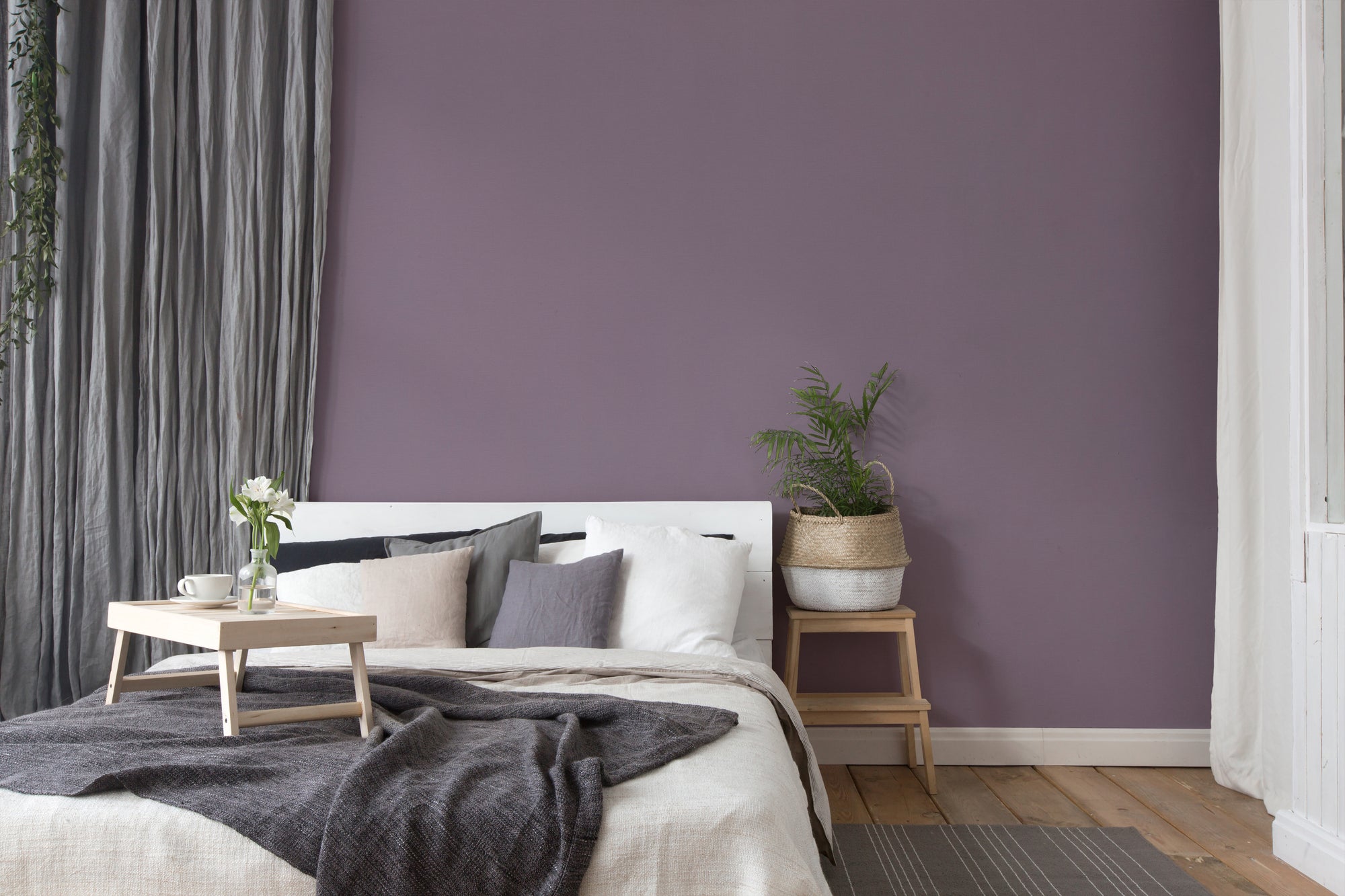 High-quality wallpaper from the PintWalls II collection in violet 
