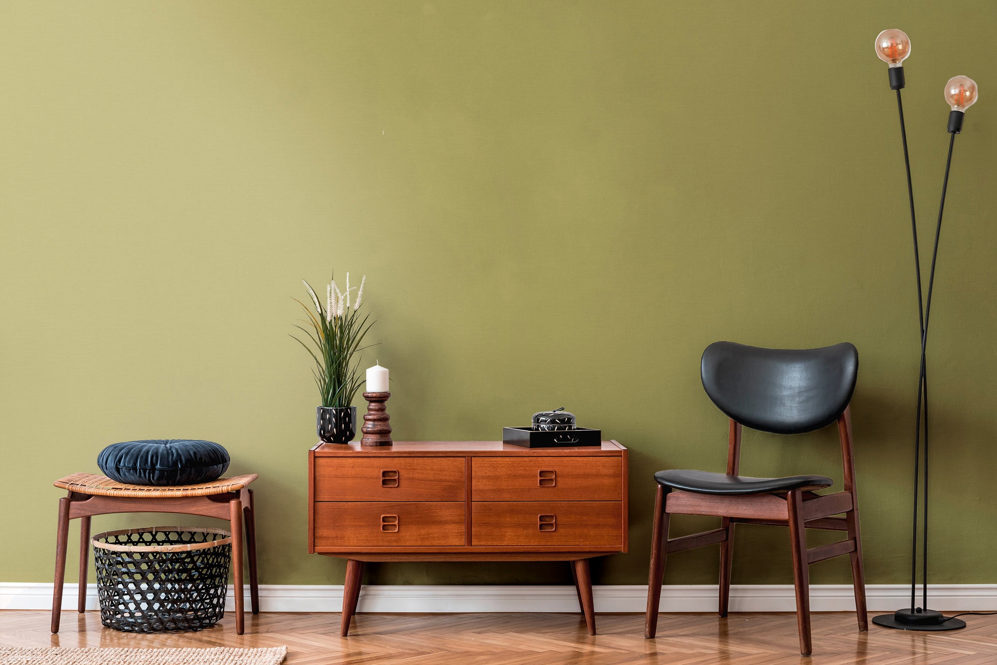 High-quality wallpaper from the Pintwalls III collection in green 