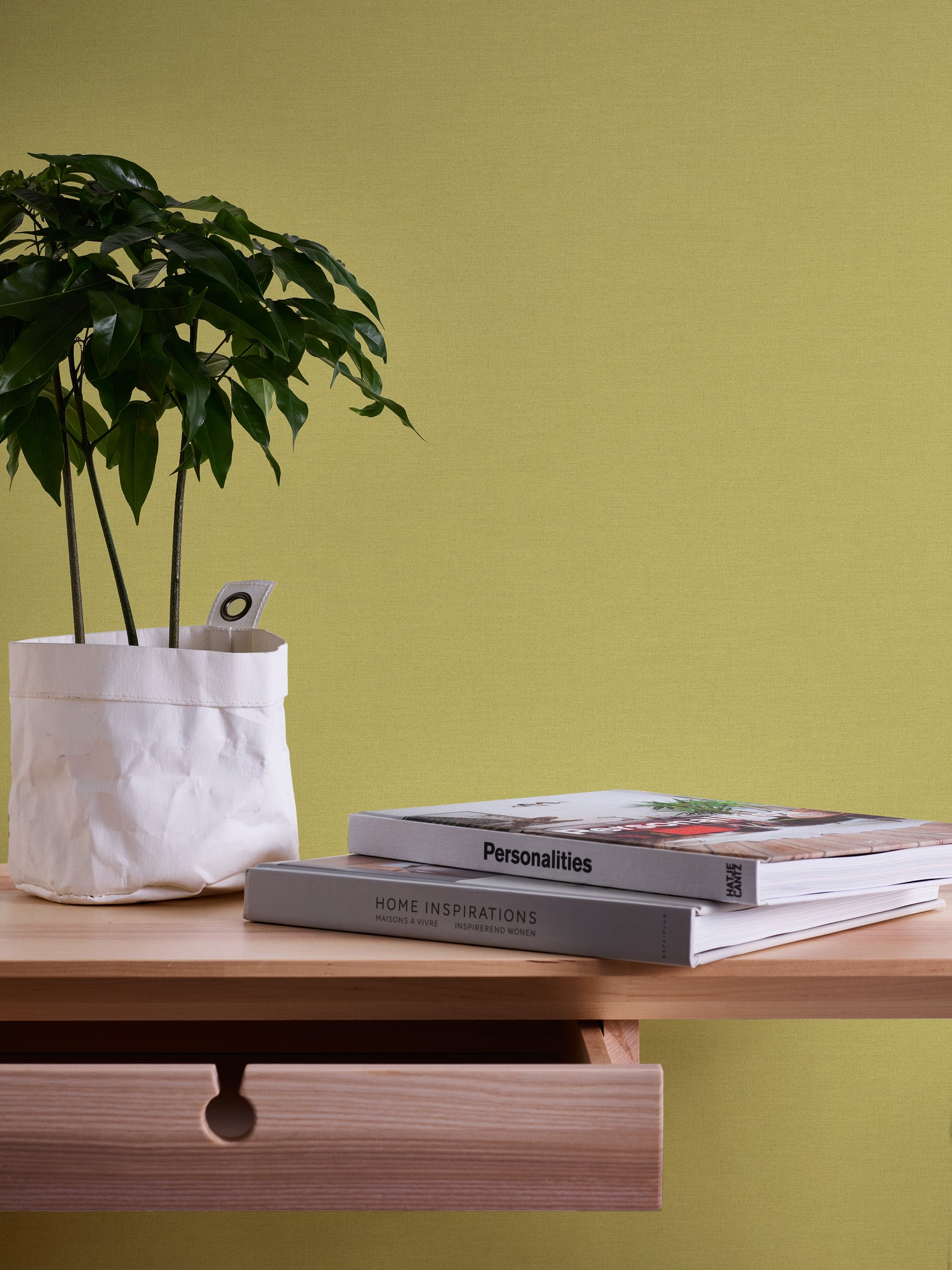 High-quality wallpaper from the Pintwalls III collection in green 