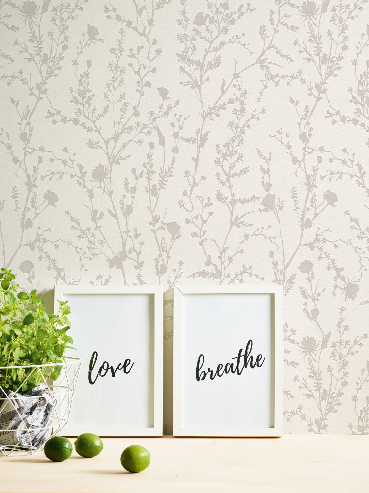 High-quality wallpaper from the Casual Living collection in white 