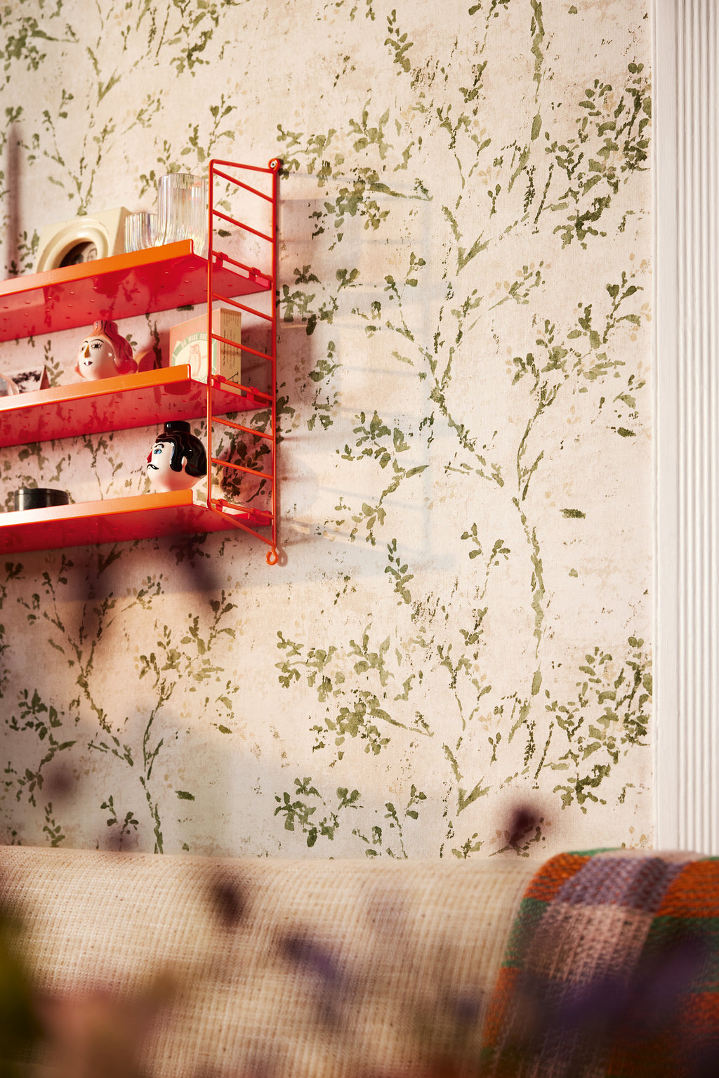 High-Quality Non-Woven Wallpaper Beige Floral