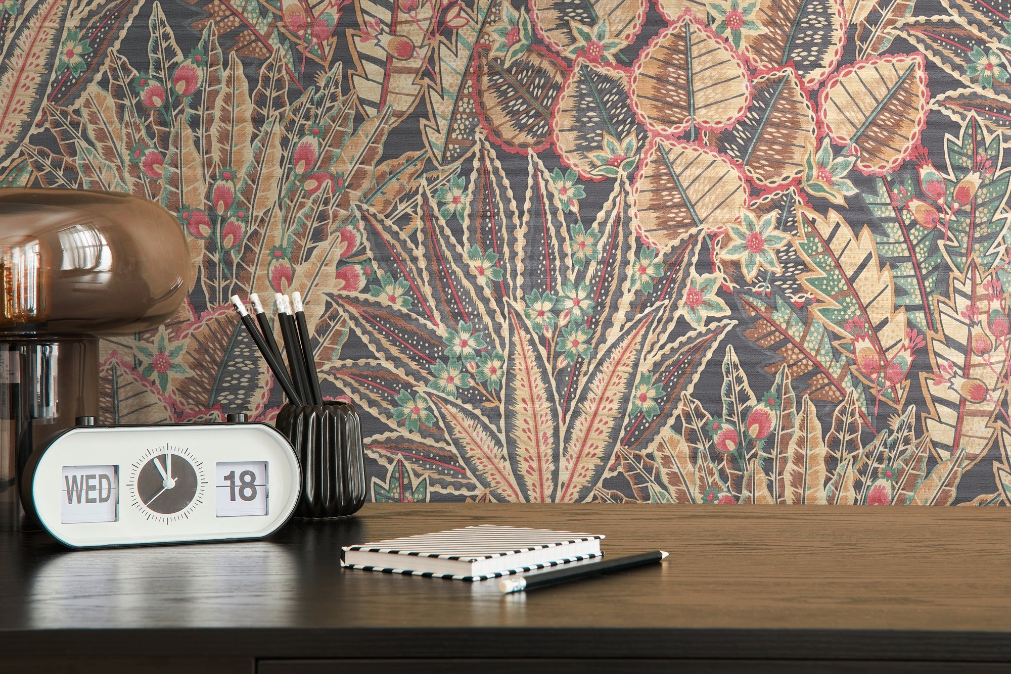 High-Quality Non-Woven Wallpaper Brown Floral
