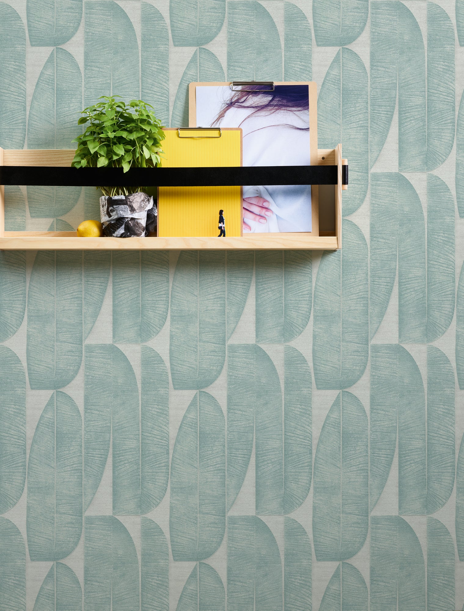 Premium Non-Woven Wallpaper Grey Floral