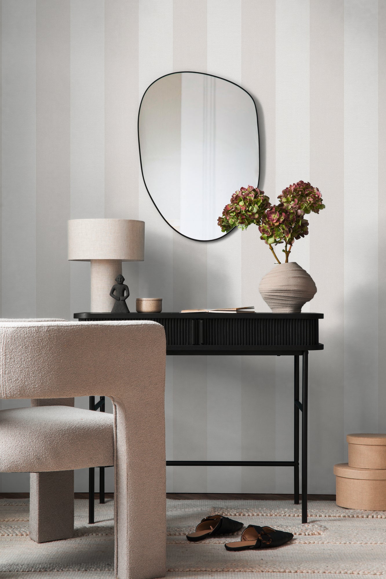 High-quality wallpaper from the Pure Elegance collection in cream 