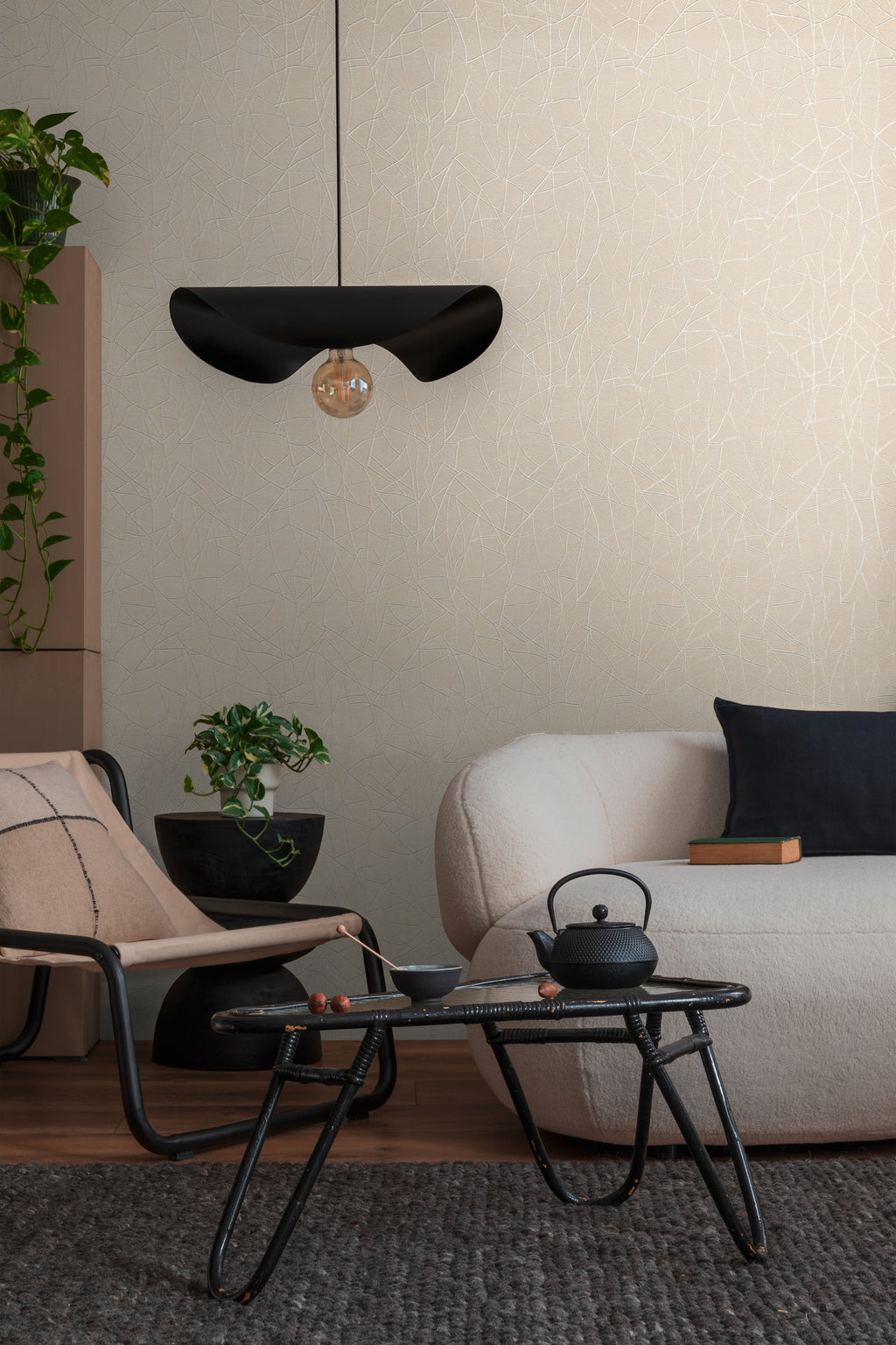 High-Quality Non-Woven Wallpaper Beige Graphic