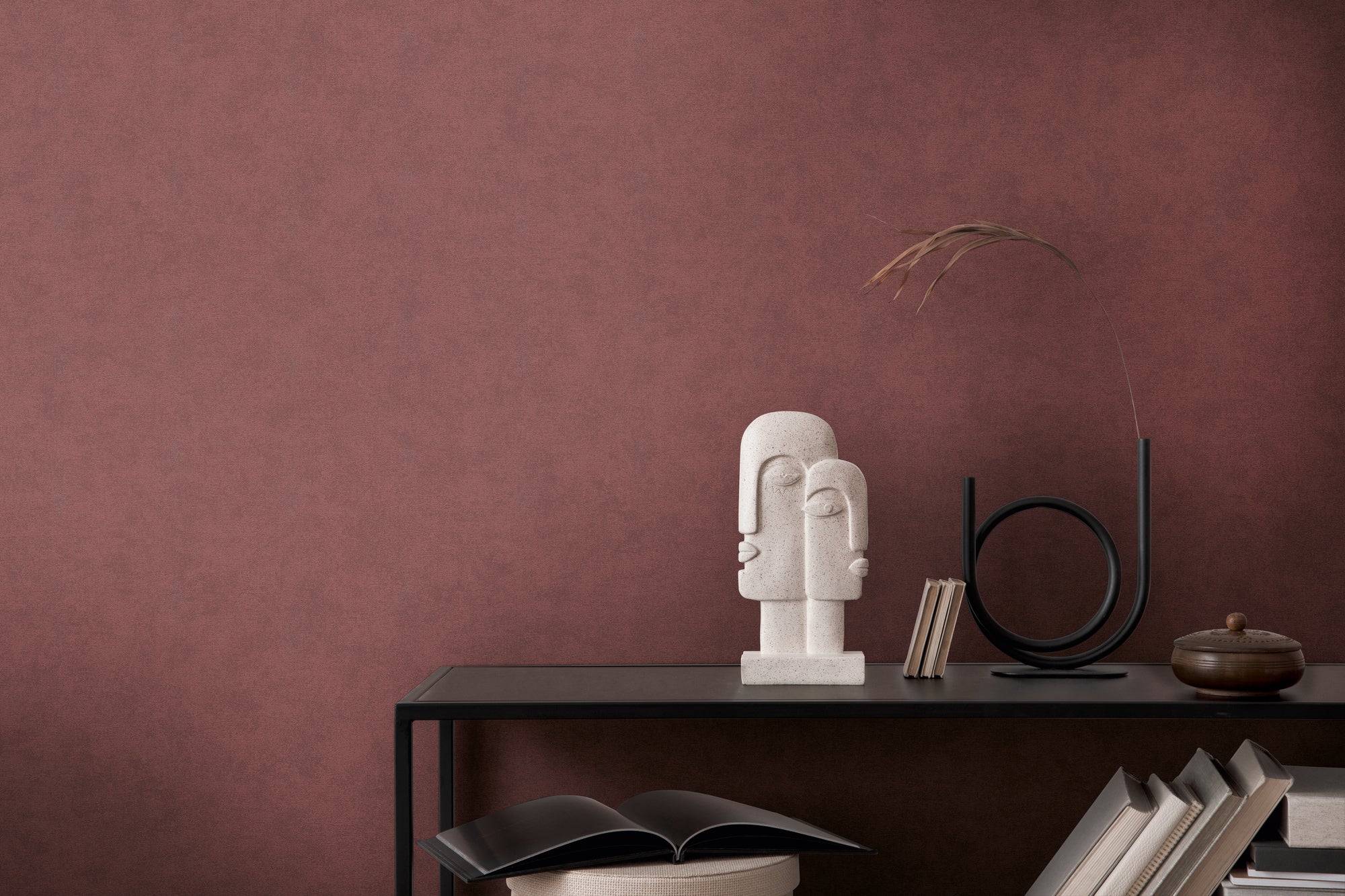 High-quality wallpaper from the French Affair collection in red 