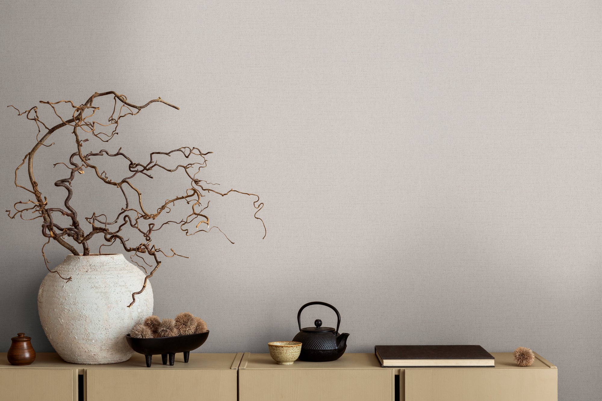 High-quality wallpaper from the Michalsky 6 collection in grey. 