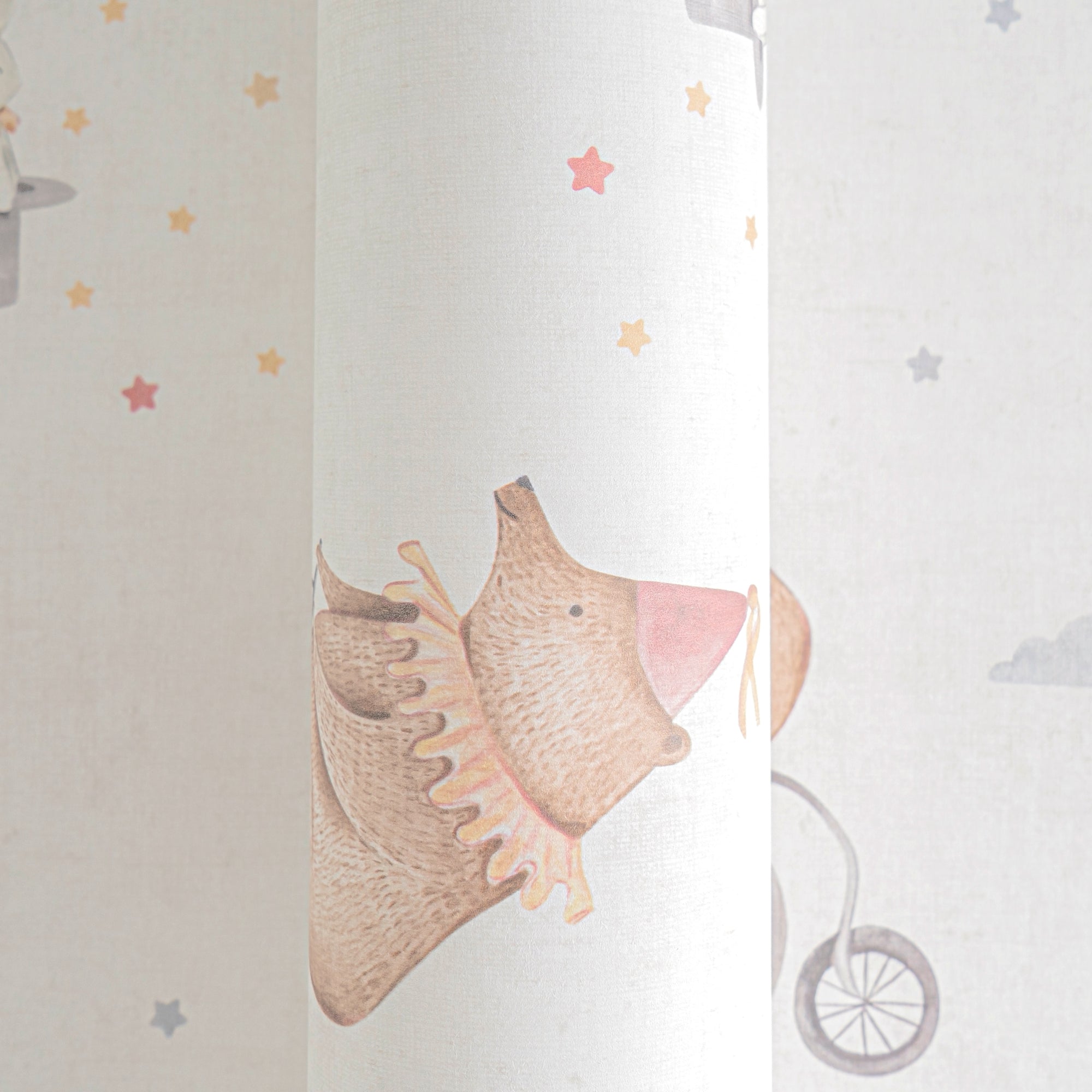 High-quality wallpaper from the Lilly & Luis collection in a variety of colors. 