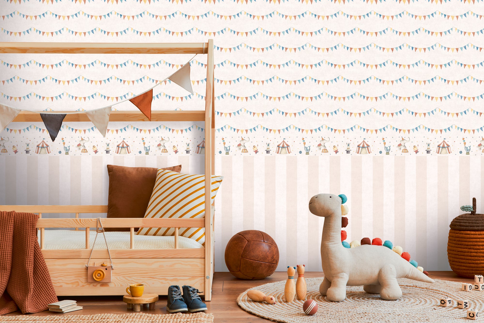 High-quality wallpaper from the children's room collection in colorful designs. 