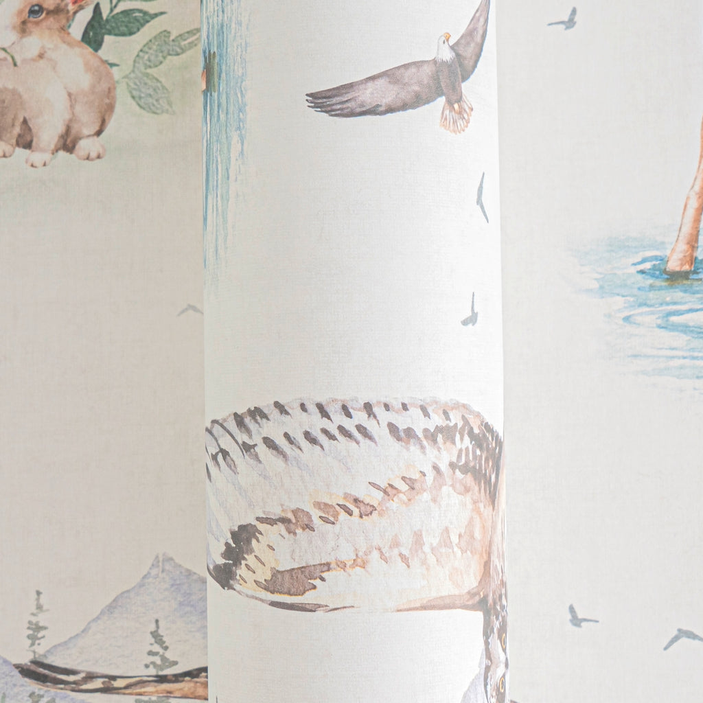 High-quality wallpaper from the Lilly & Luis collection in a variety of colors. 