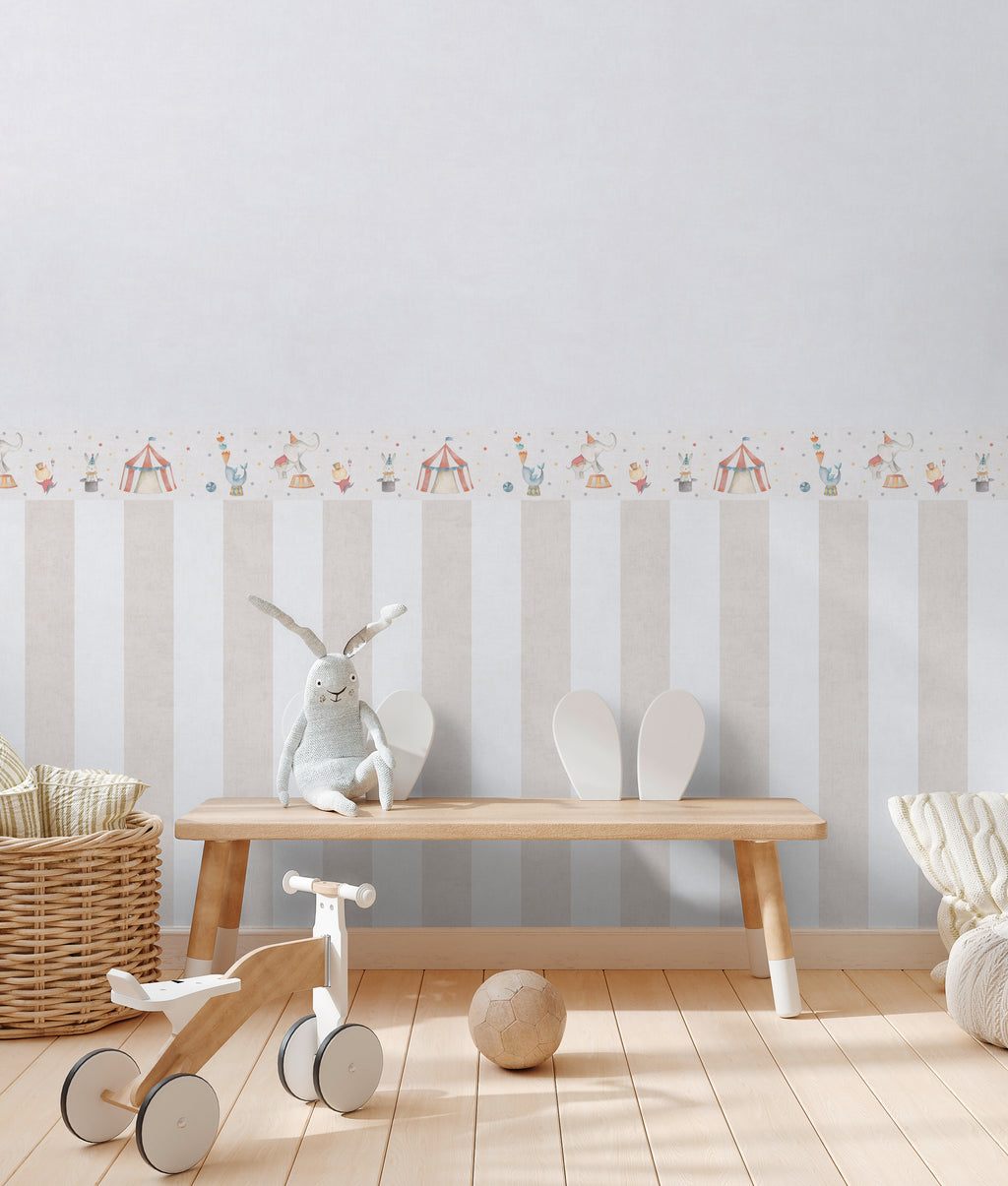 High-quality wallpaper from the Lilly & Luis collection in cream 