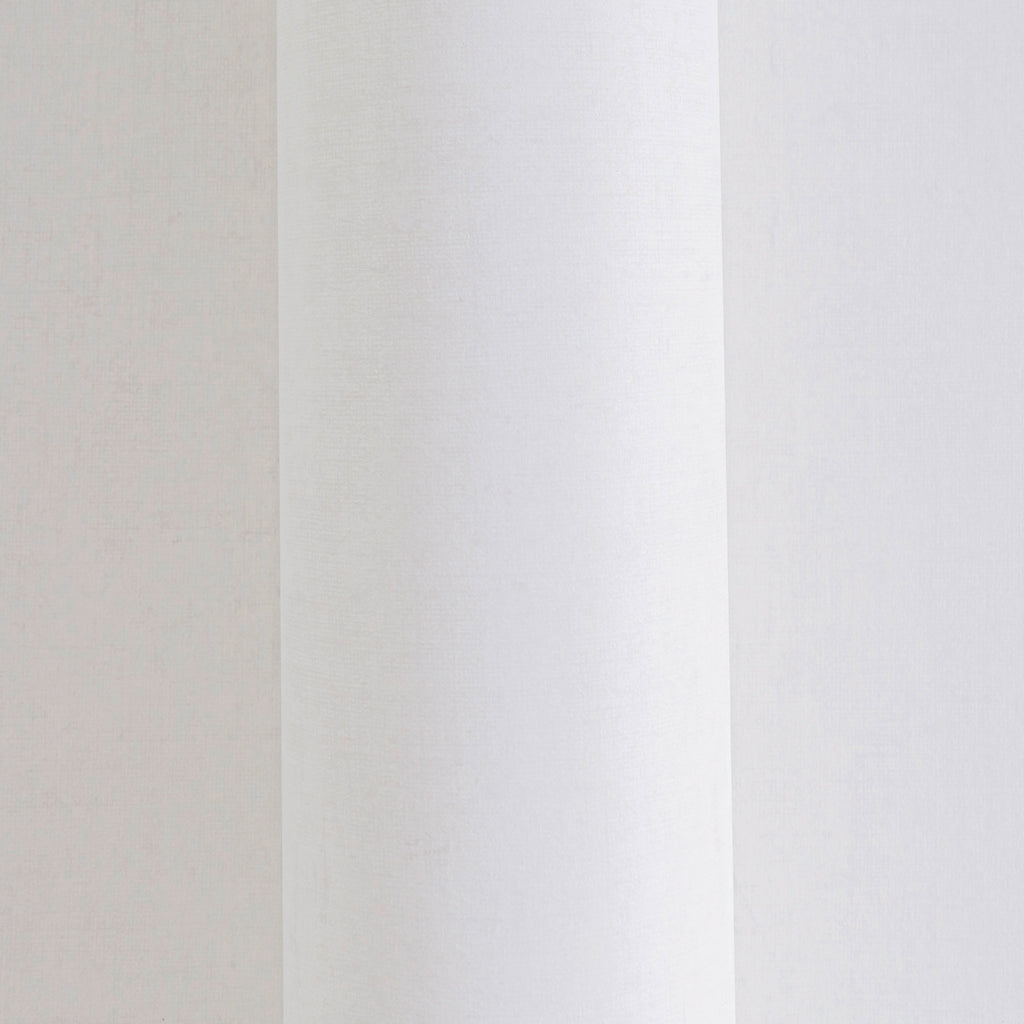 High-quality wallpaper from the Lilly & Luis collection in cream 