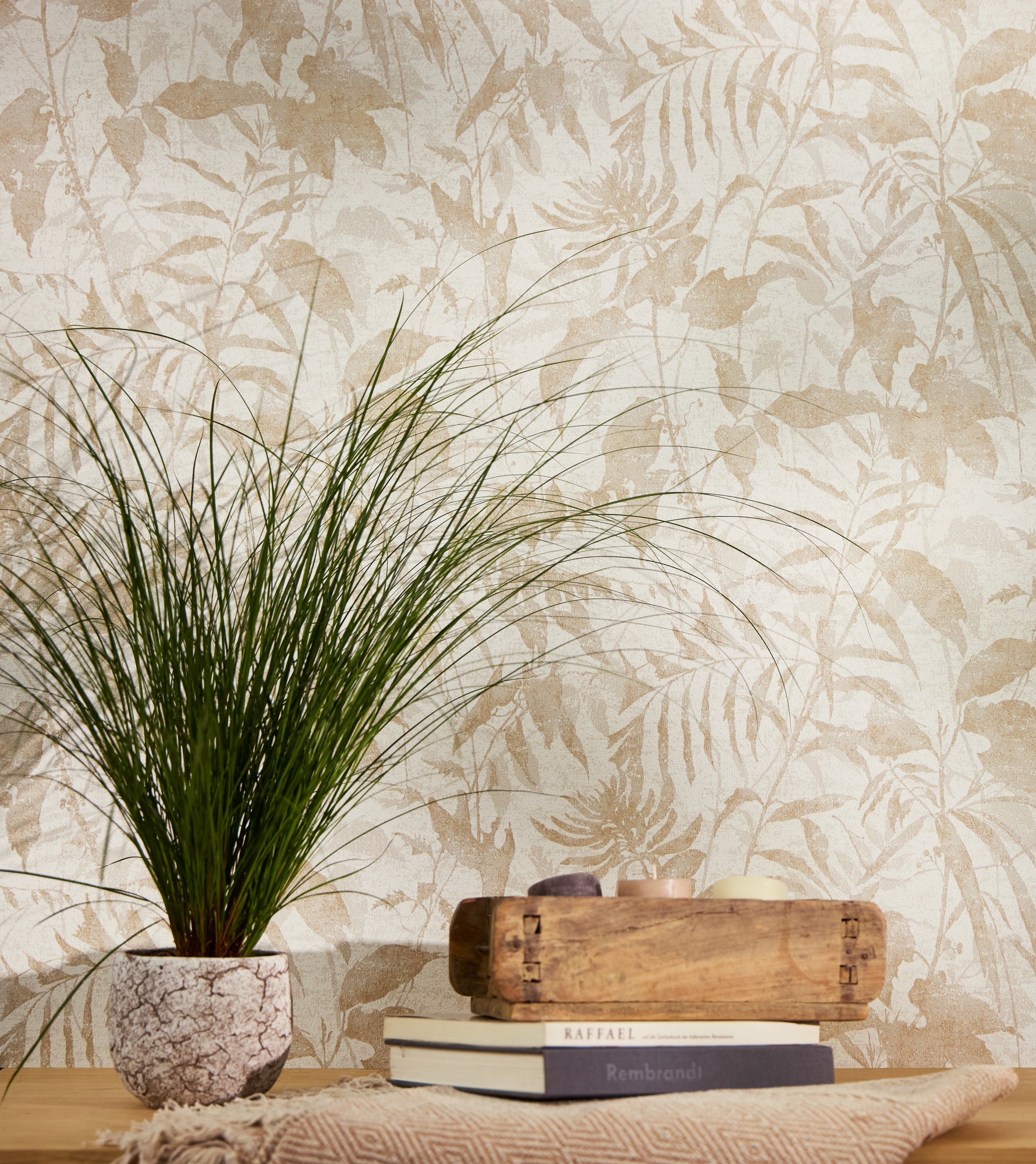 High-Quality Non-Woven Wallpaper Cream Floral