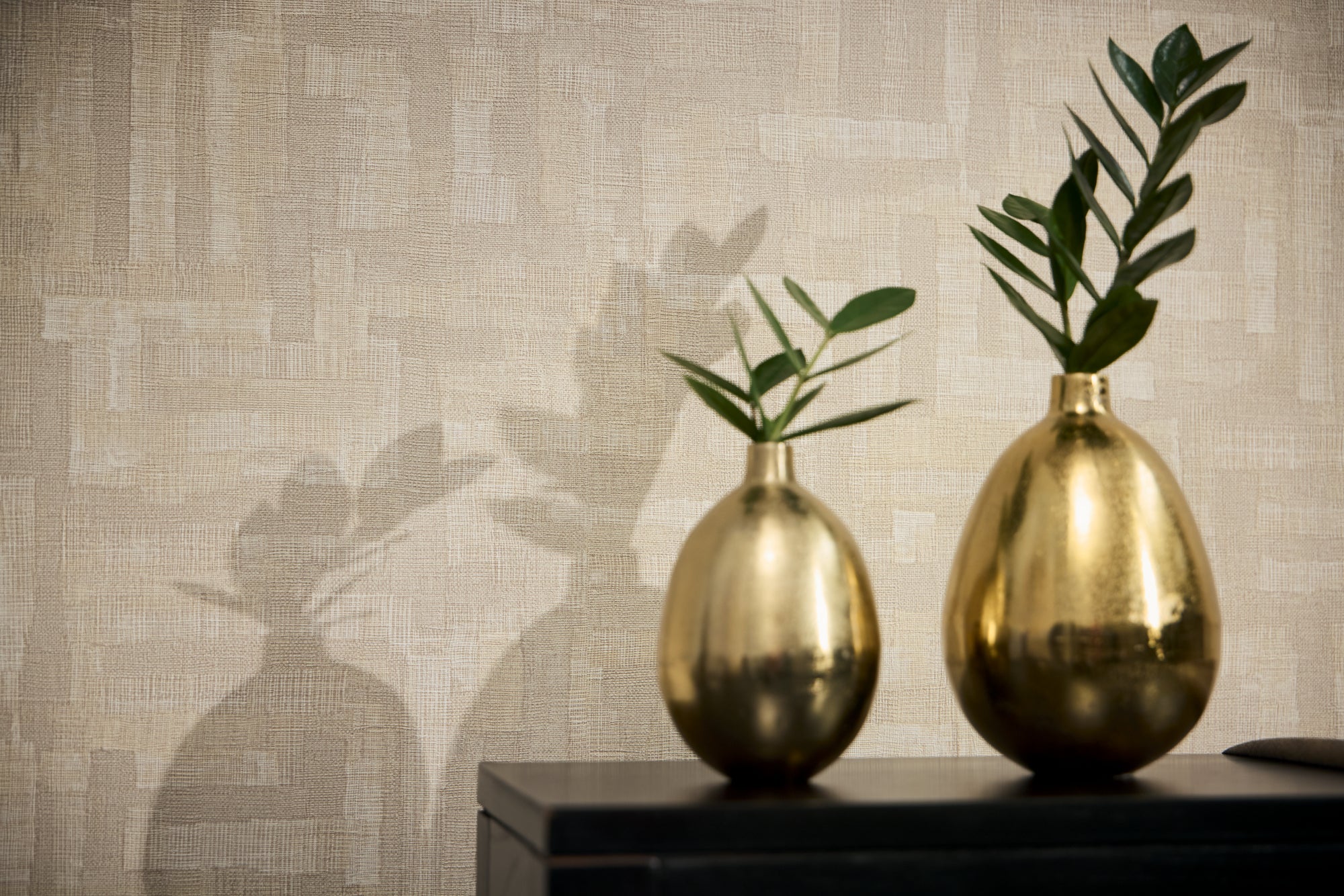 High-Quality Non-Woven Wallpaper Beige Graphic
