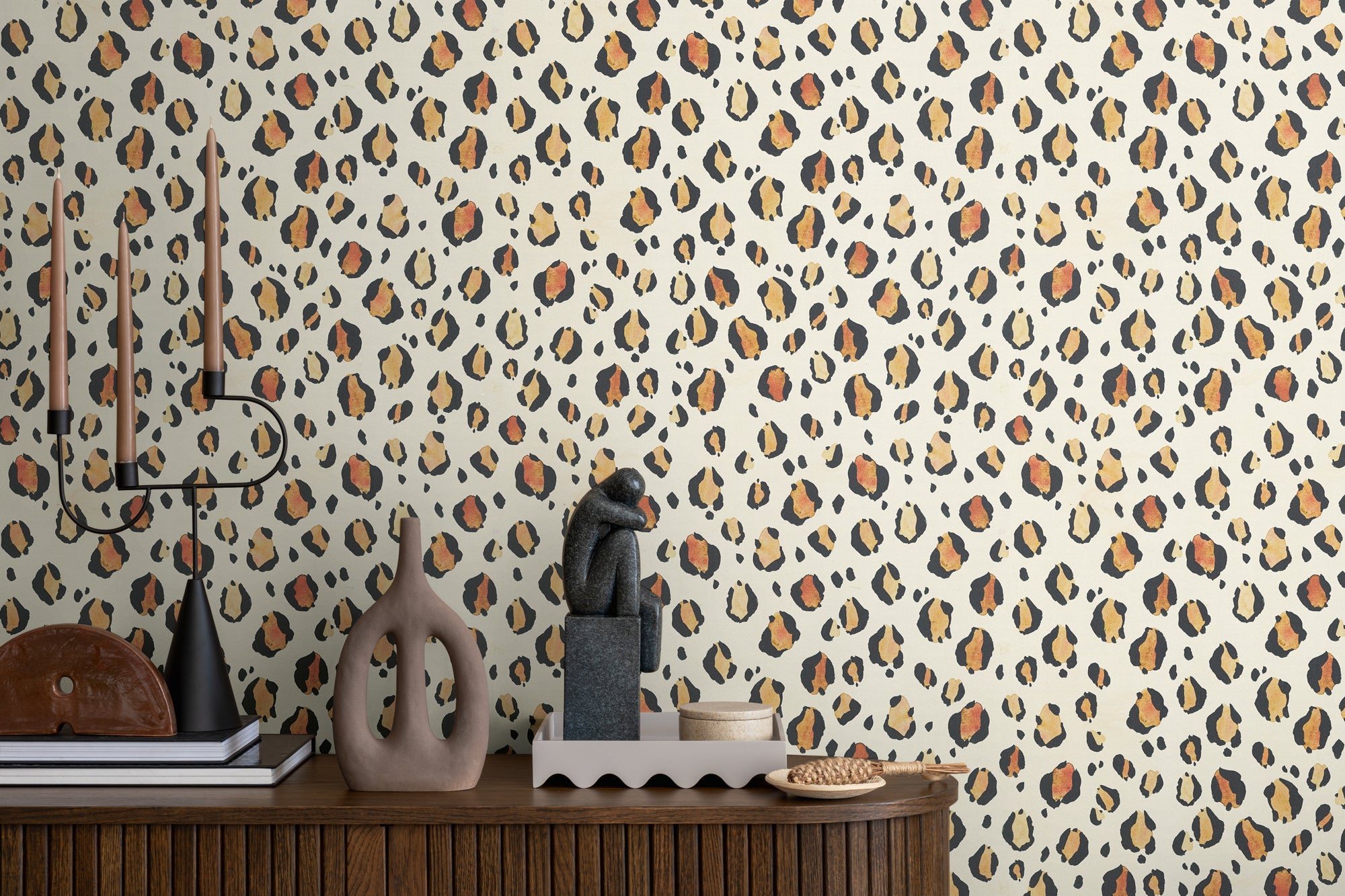 High-quality wallpaper from the Anna D'Andrea collection in white 