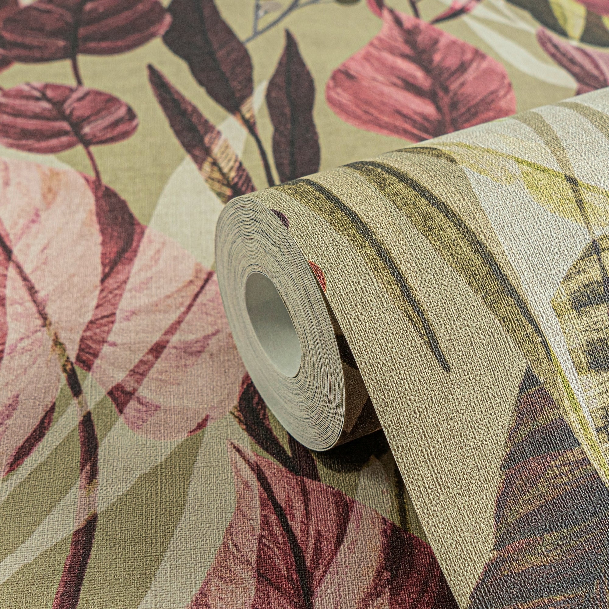 High-quality wallpaper from the Anna D'Andrea collection in green 