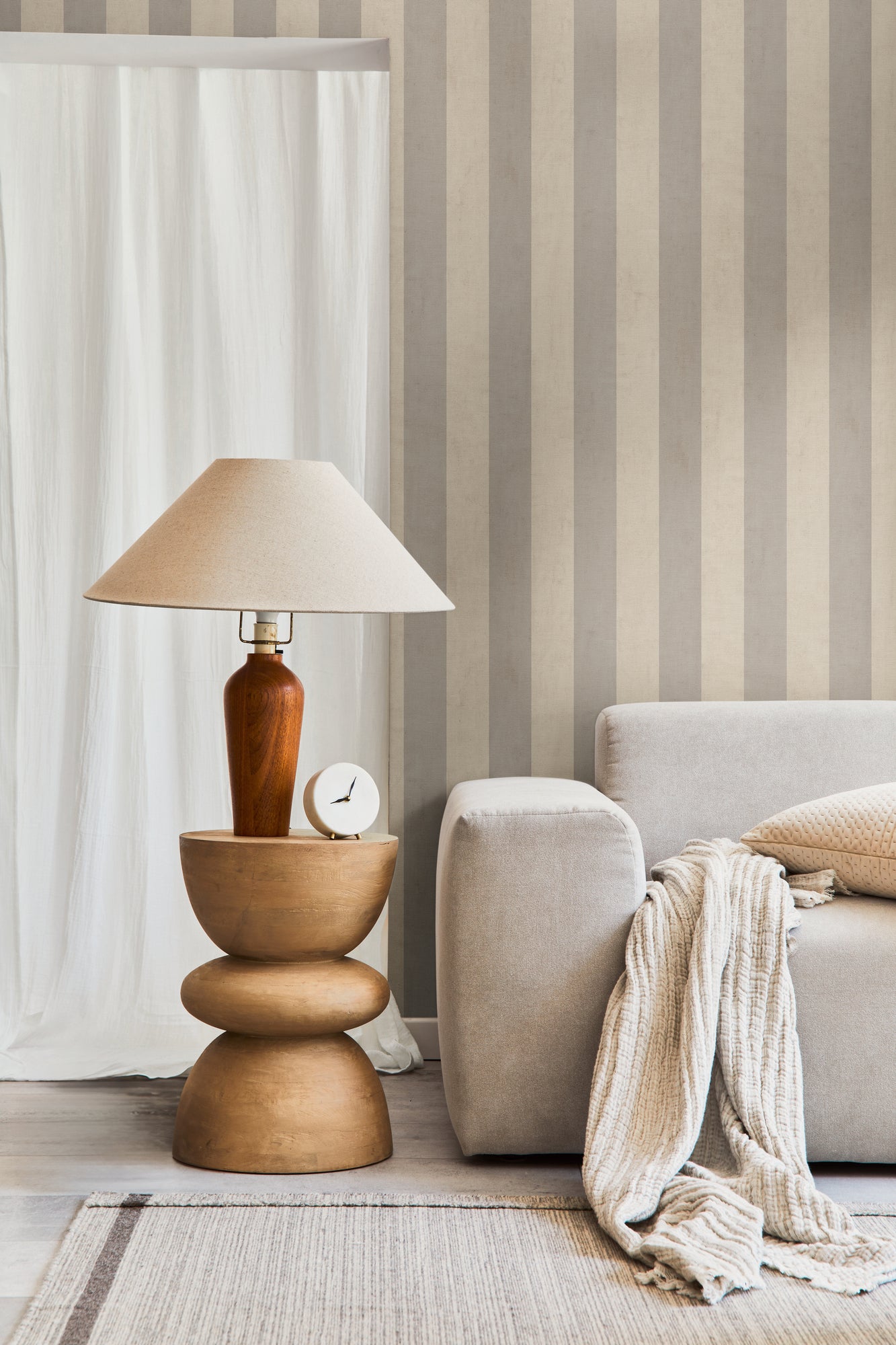 High-Quality Non-Woven Wallpaper Grey Striped Wallpaper