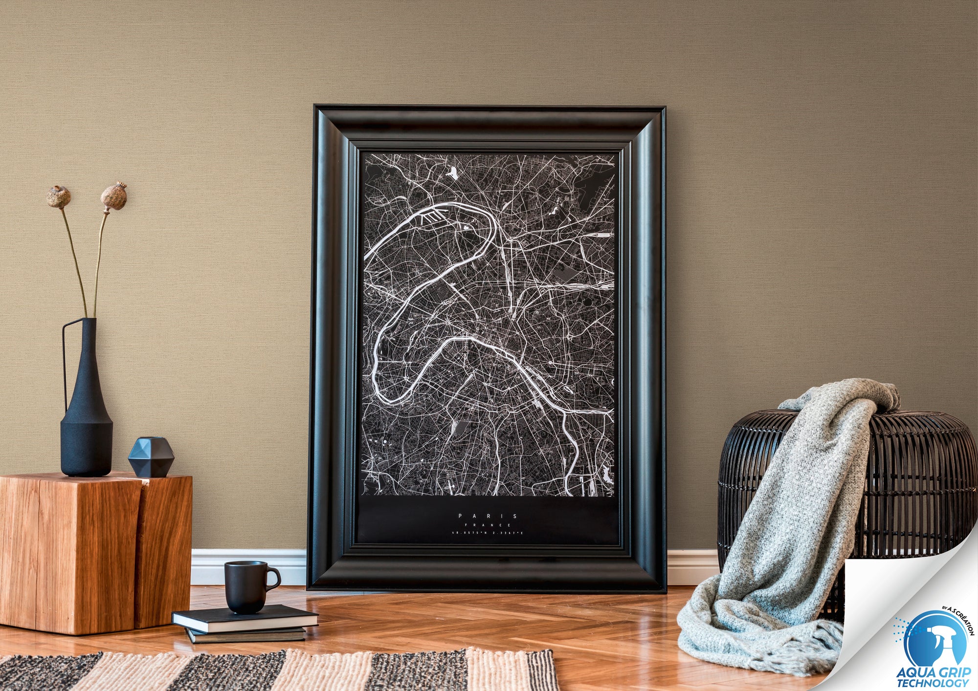 High-quality wallpaper from the WOW collection in brown 