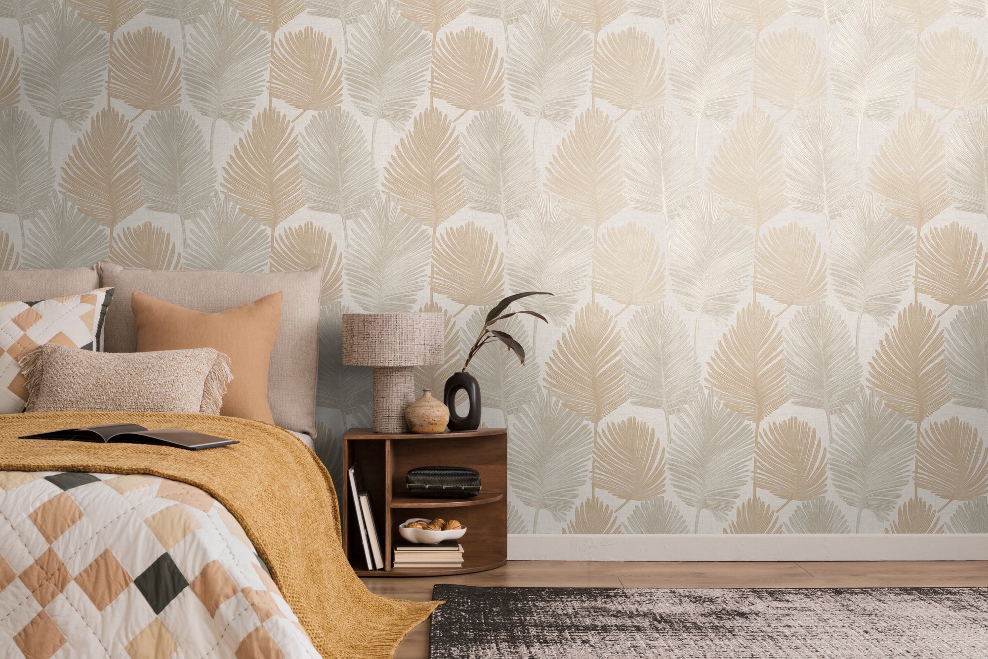 High-Quality Non-Woven Wallpaper Cream Floral