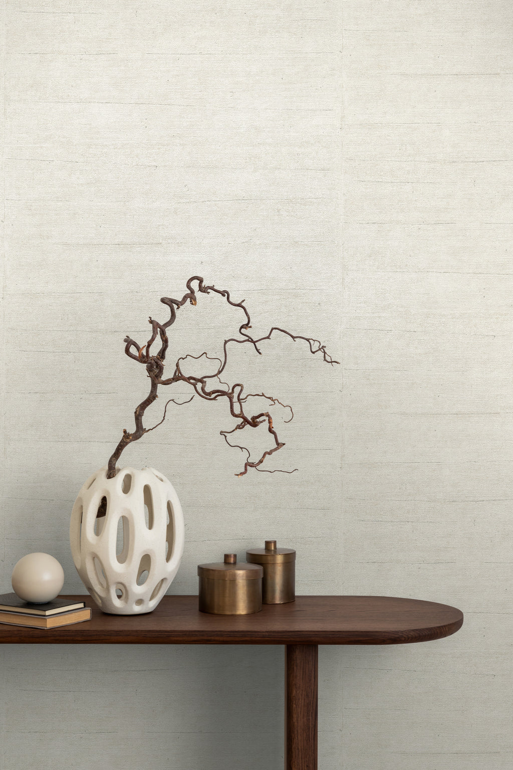 High-quality wallpaper from the History of Art 2 collection in cream 