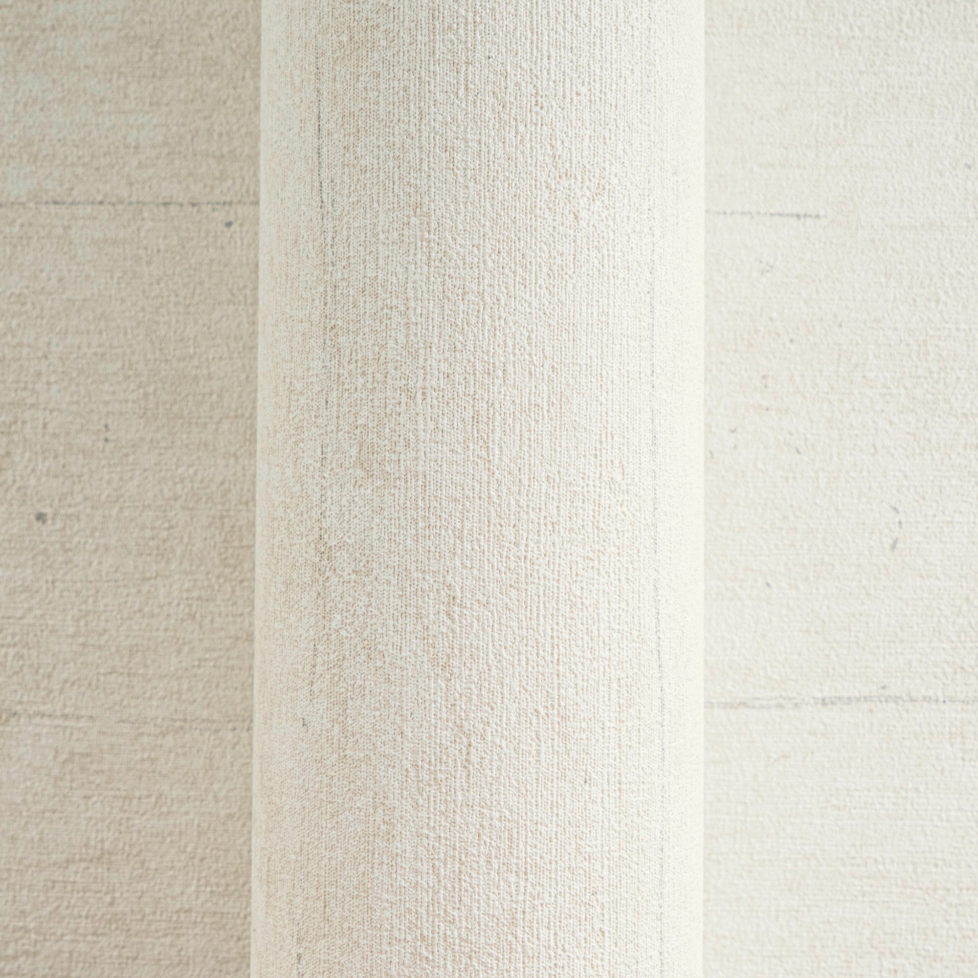 High-quality wallpaper from the History of Art 2 collection in cream 