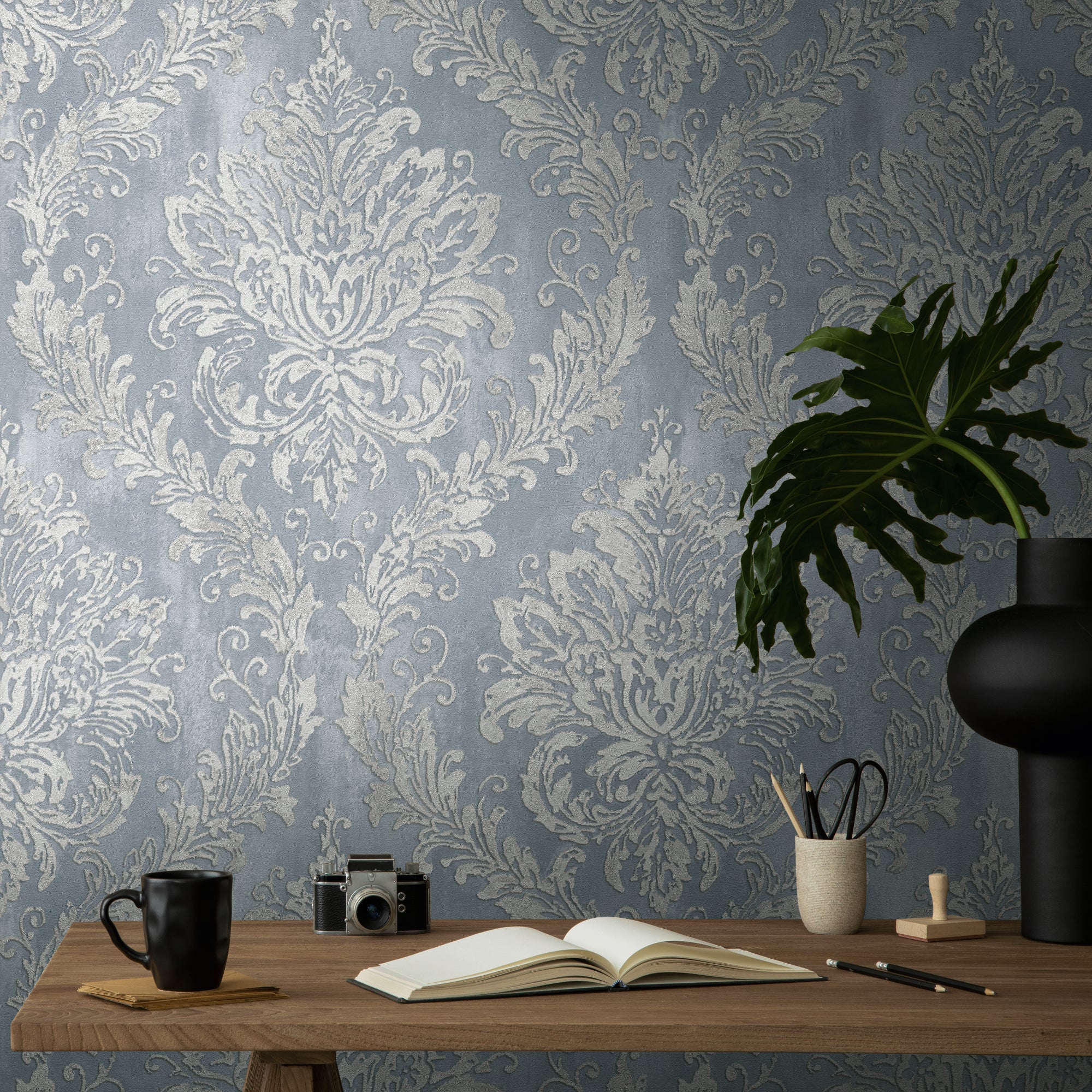 High-Quality Non-Woven Wallpaper Blue Romantic