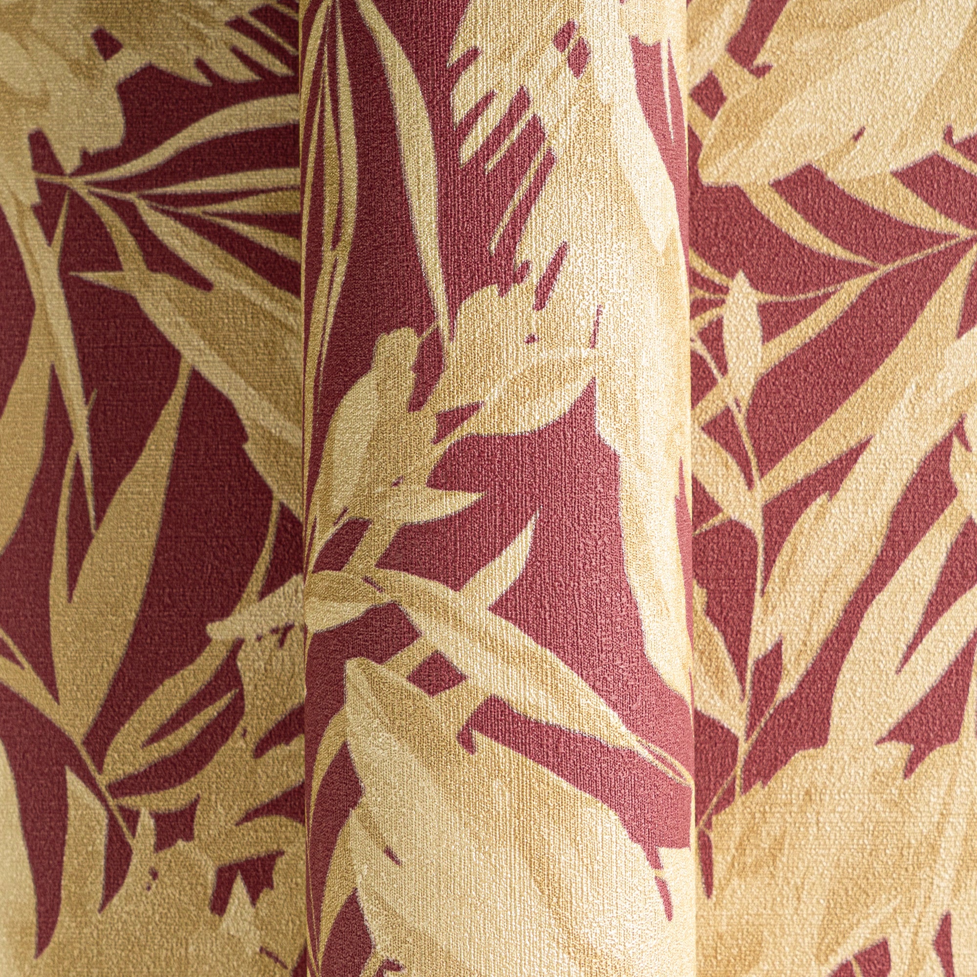 High-Quality Non-Woven Wallpaper Red Jungle